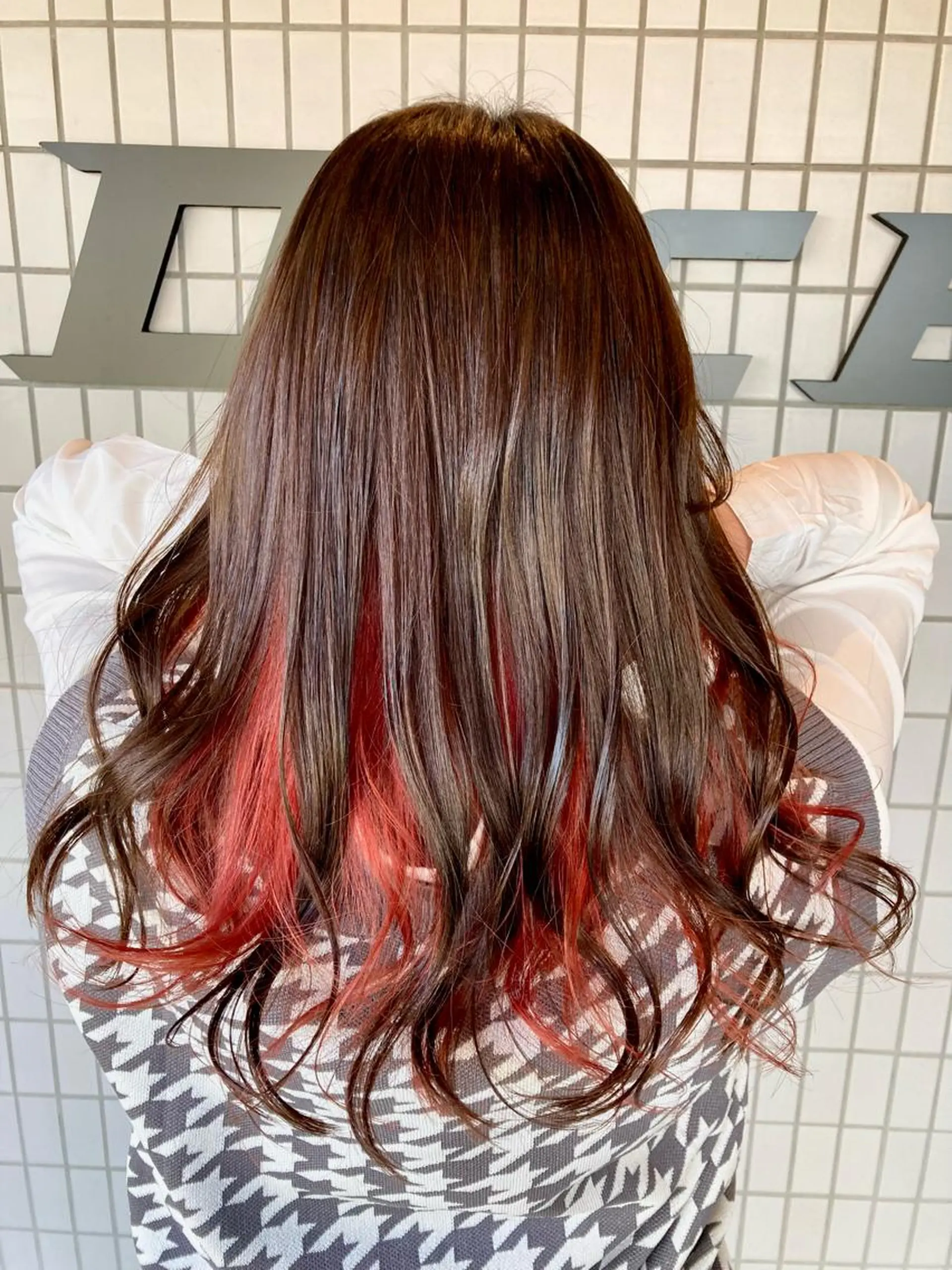 セミロング タカツド ユウキのヘアスタイル