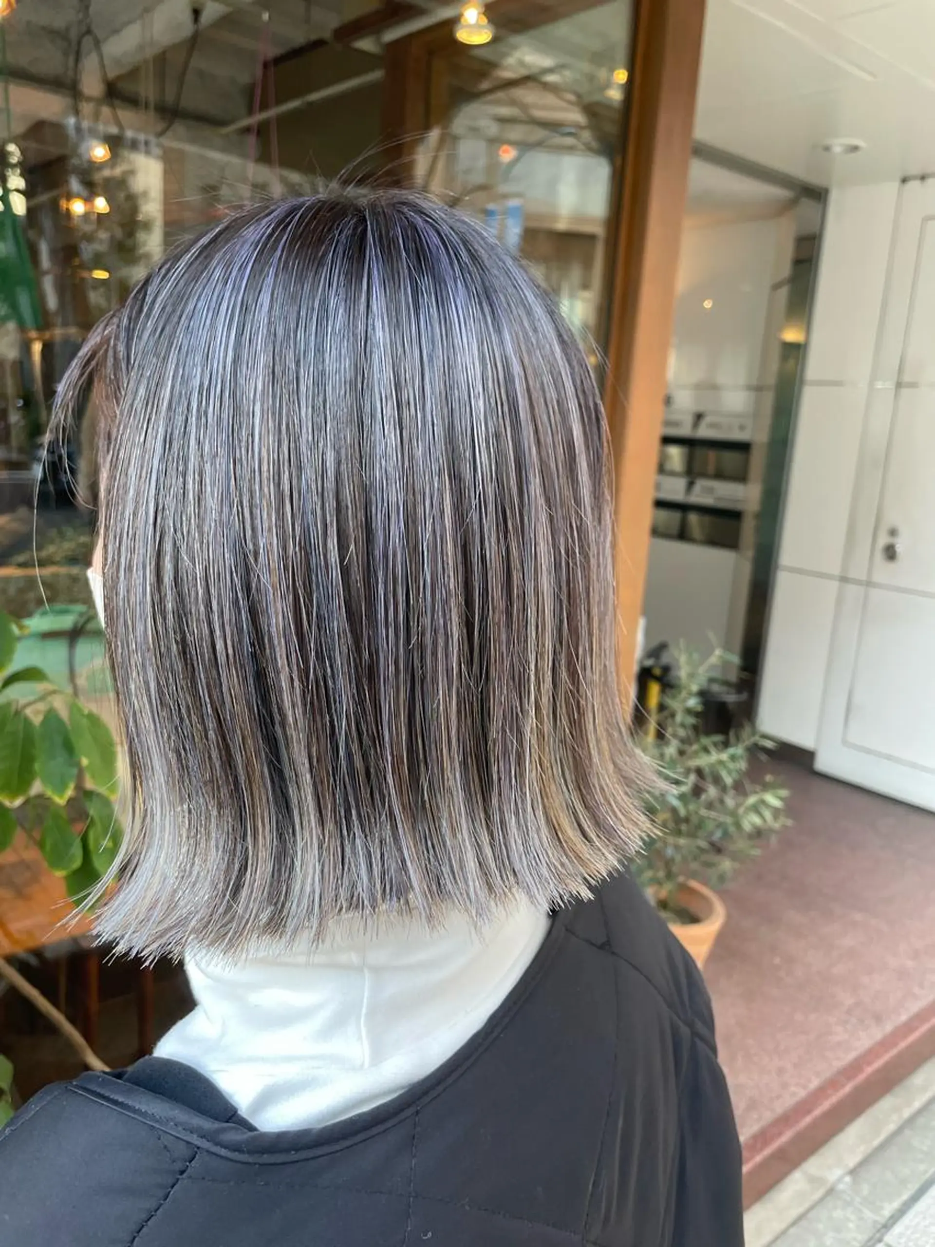 ショート ラベンダーベージュ ハイライト カット ヘアカラー トリートメント VERONIQUE所属・山本 雅由のヘアスタイル