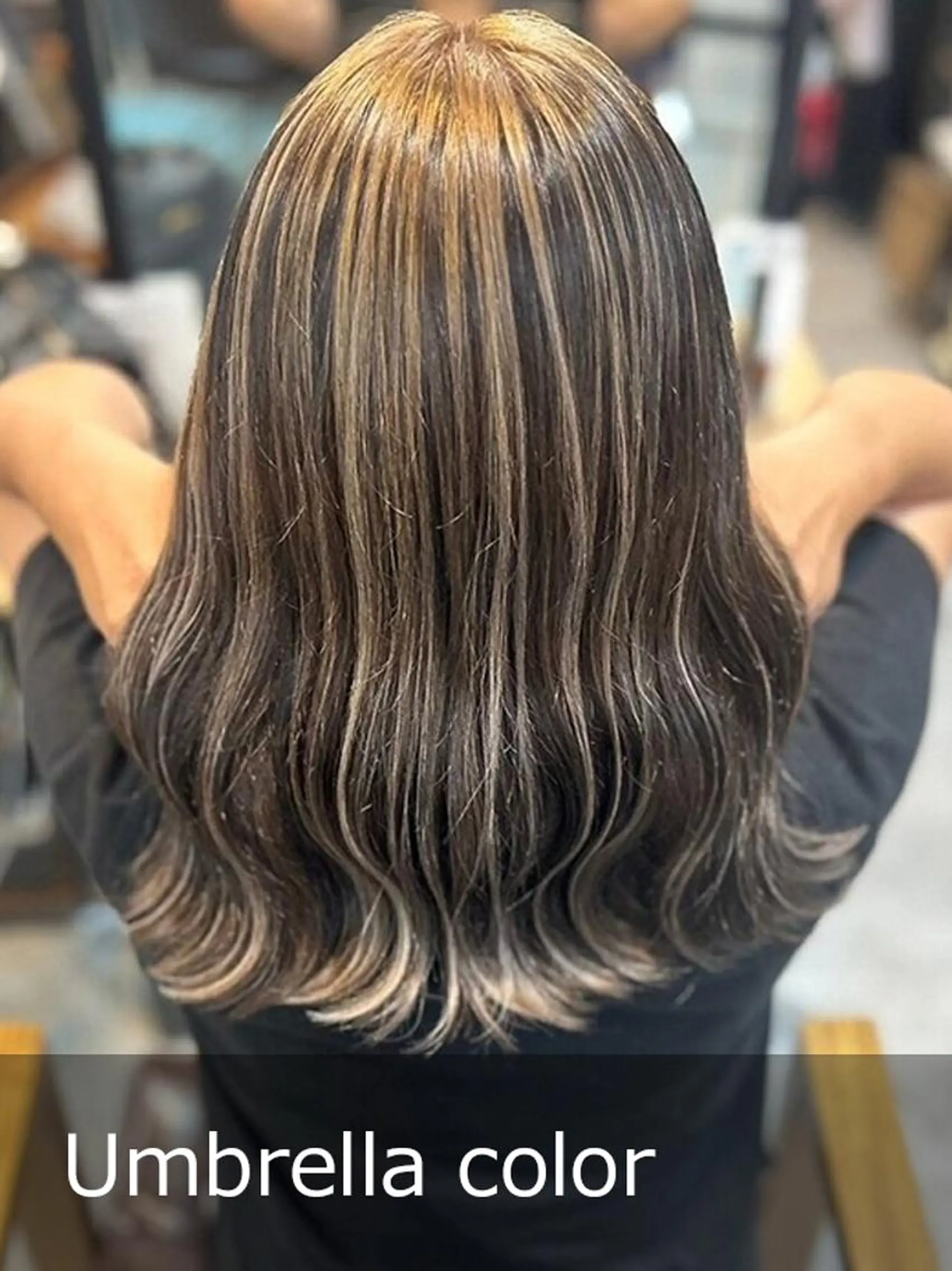 セミロング ヘアカラー anyhow academyのヘアスタイル