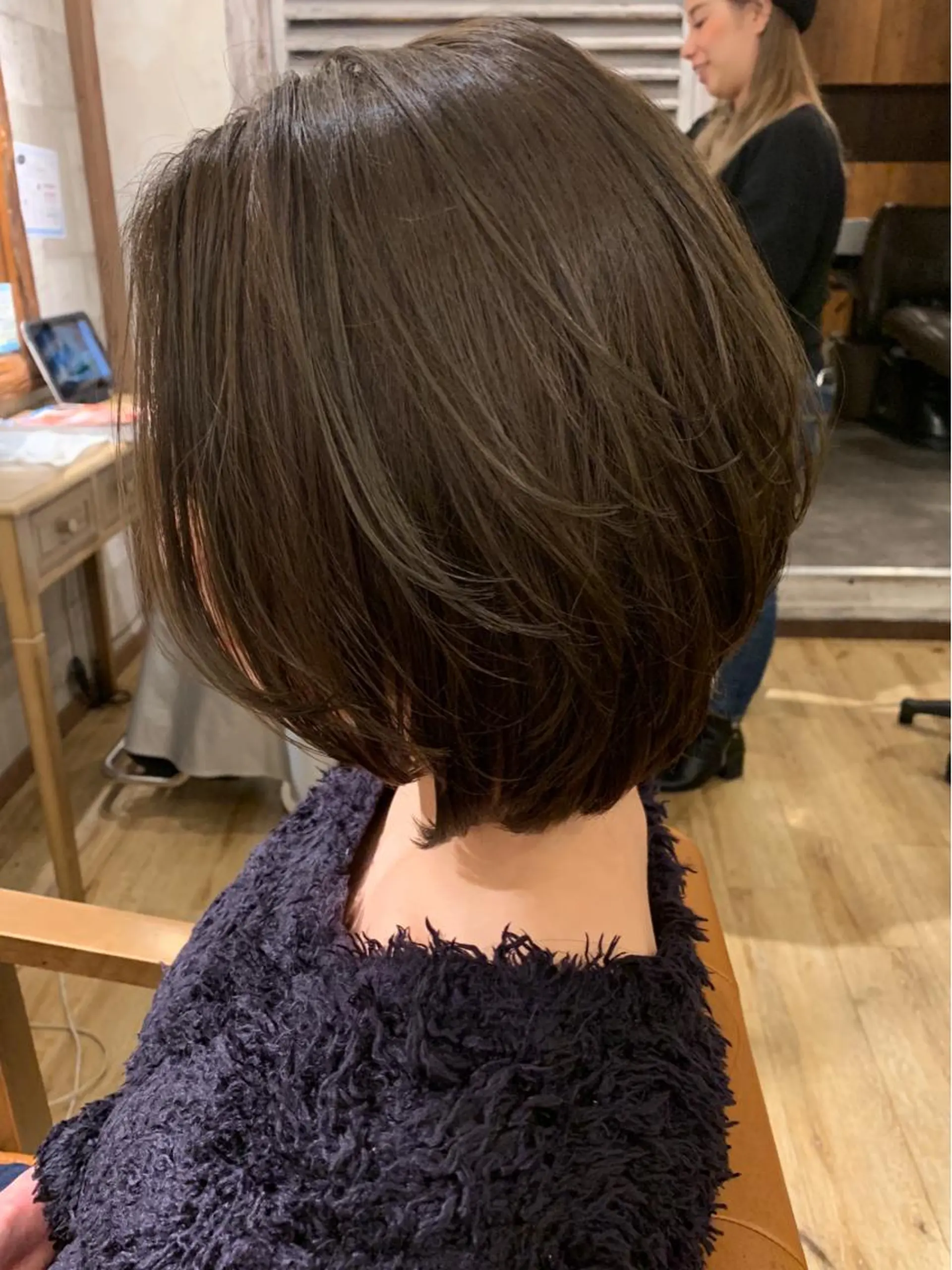 ショート カラー アディクシーカラー アッシュ レイヤーカット カット ヘアカラー トリートメント SALOWIN(サロウィン)広島並木通り所属・田村和範/似合わせ カラー/縮毛矯正のヘアスタイル