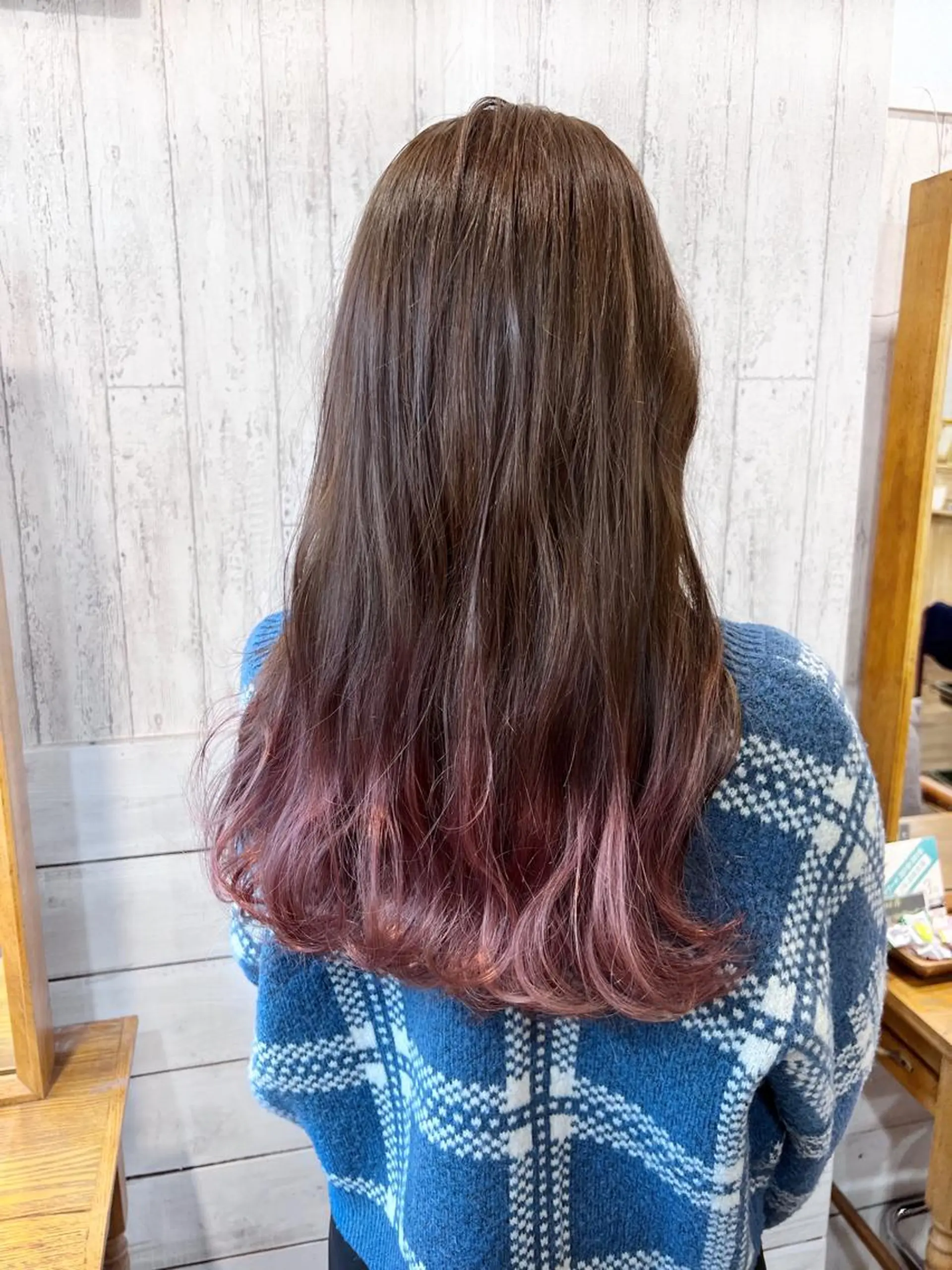 セミロング カラー ブリーチ ケアブリーチ 透明感カラー デザインカラー ダブルカラー ヘアカラー トリートメント ヘッドスパ ダブルカラー　/ インナーカラーMiiのヘアスタイル