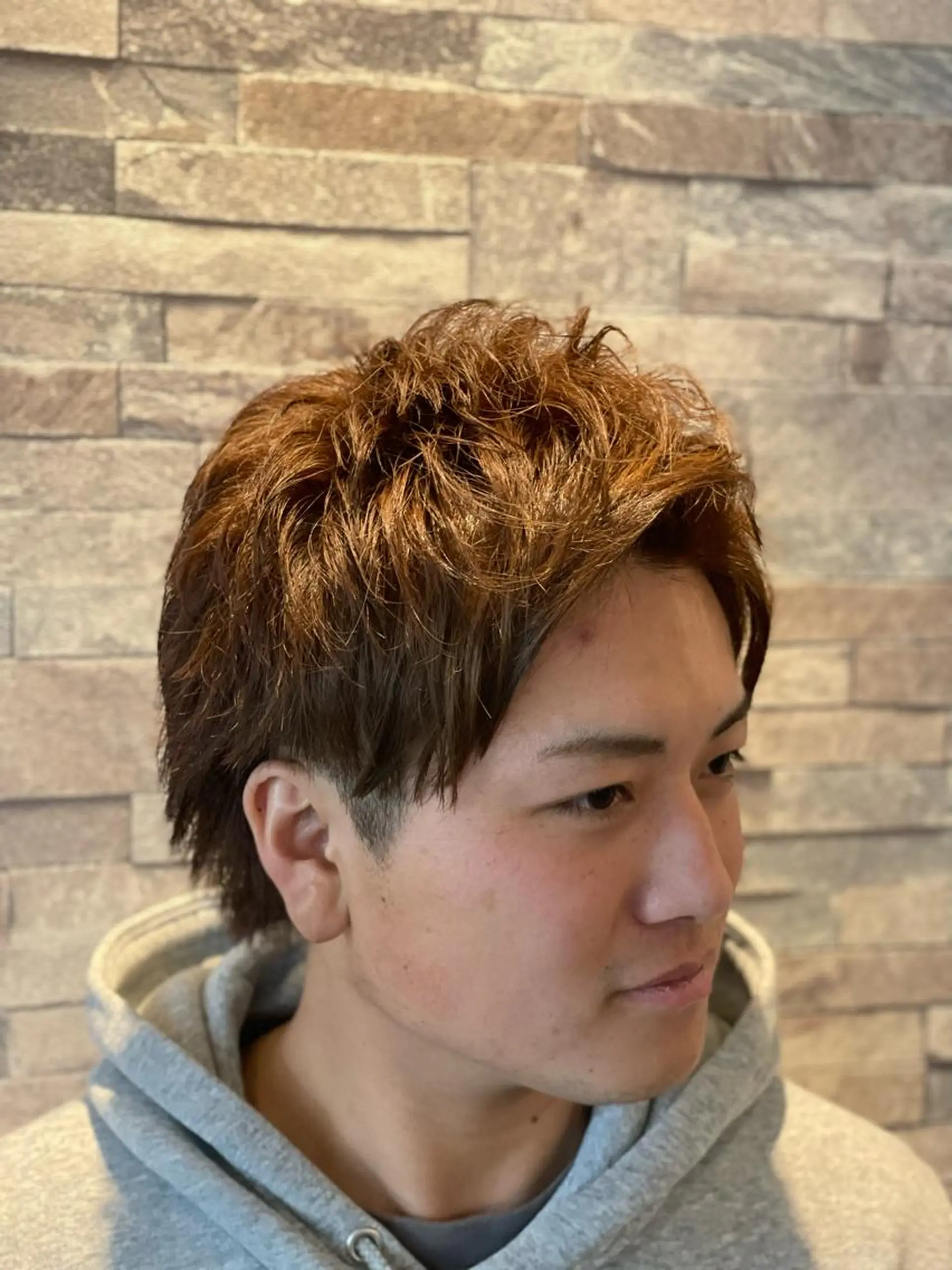 ミディアム ウルフカット カット ヘアカラー 石崎 直也のヘアスタイル