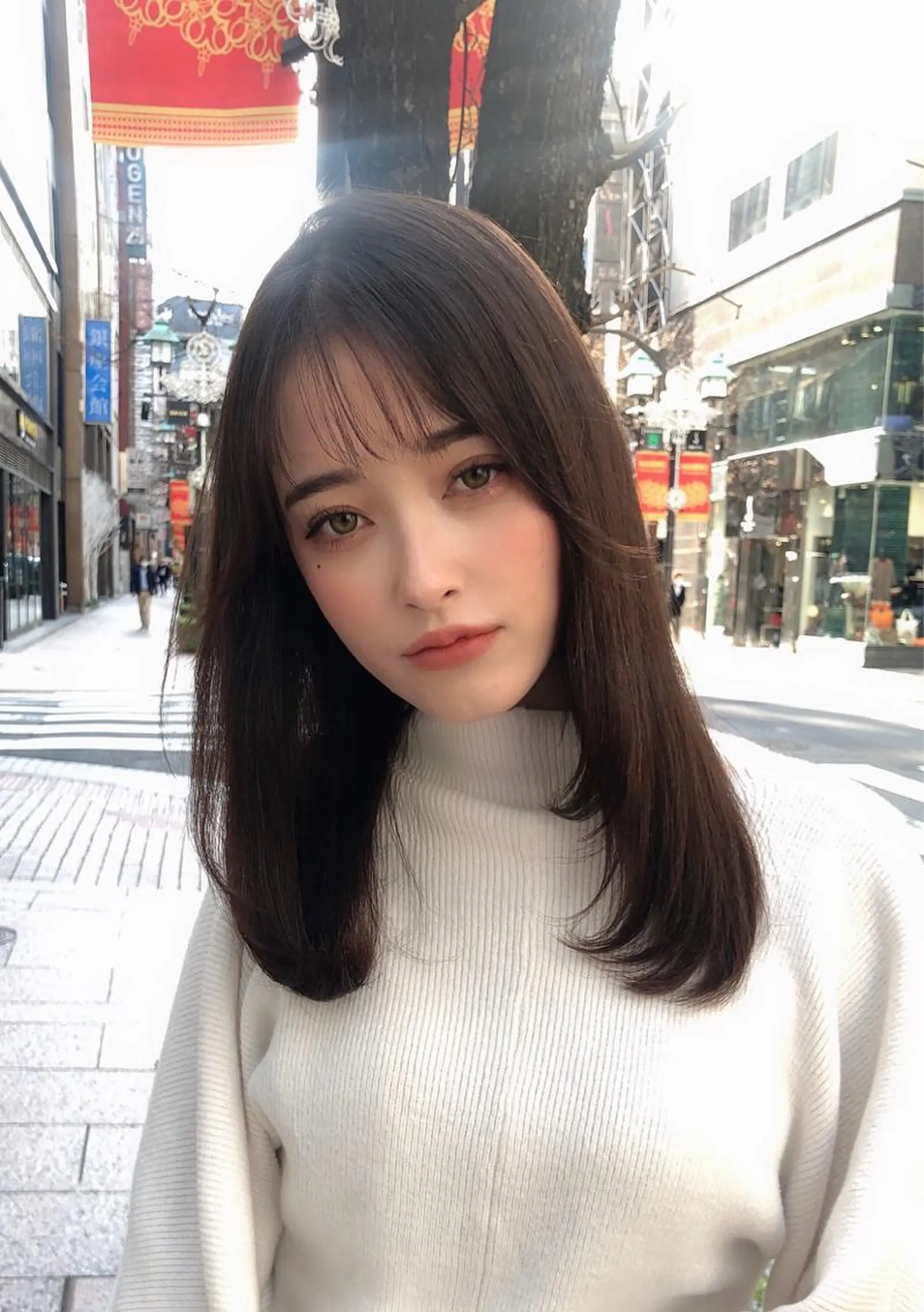 セミロング カラー 顔まわりレイヤー 顔周りカット レイヤーカット 外ハネヘア 縮毛矯正/ 髪質改善/浅見拓哉のヘアスタイル