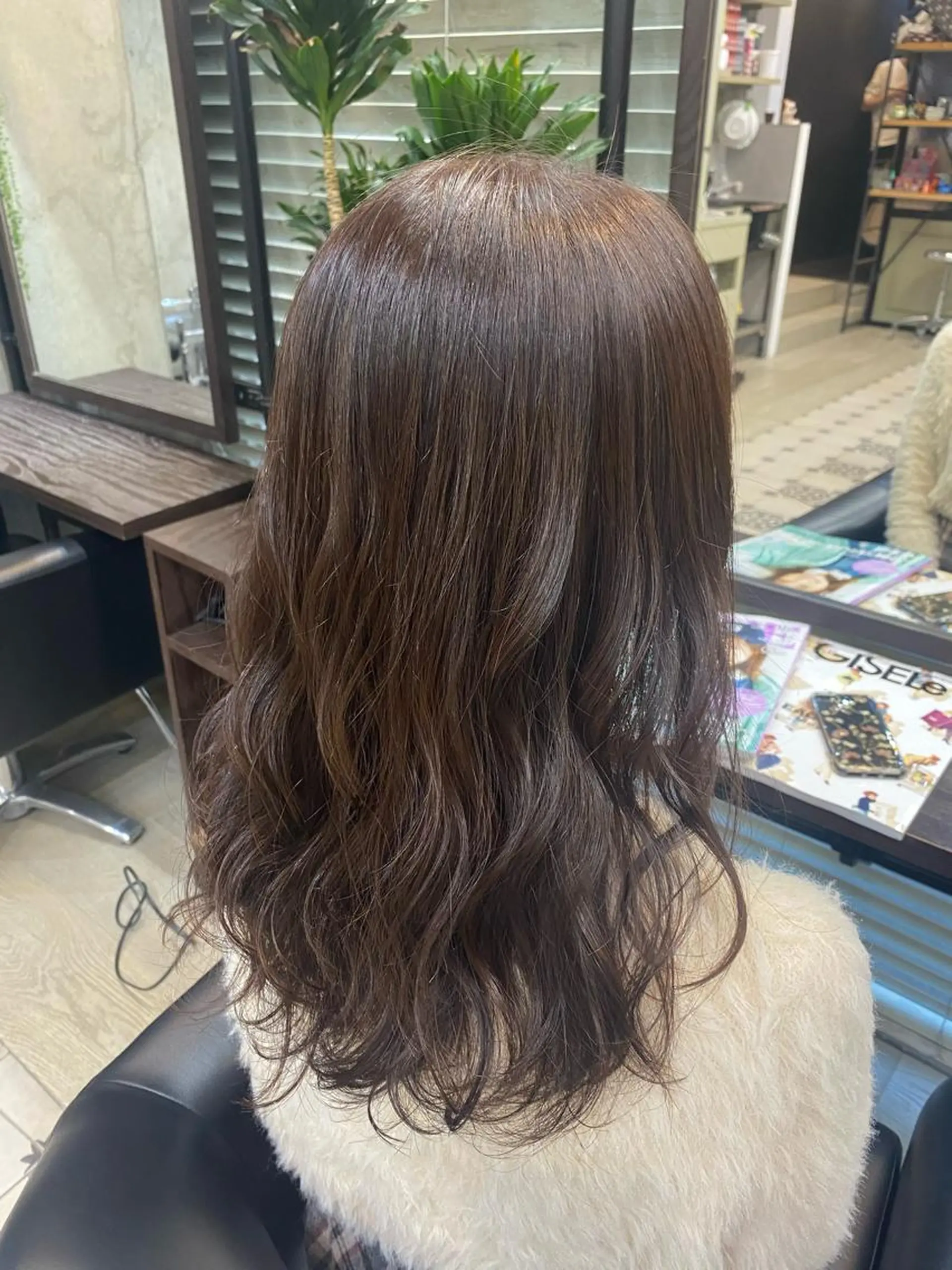 セミロング カラー アッシュ ラベンダーカラー ラベンダーアッシュ 学生 トリートメント カット ヘアカラー トリートメント 韓国ヘア☁️ mitsukiのヘアスタイル