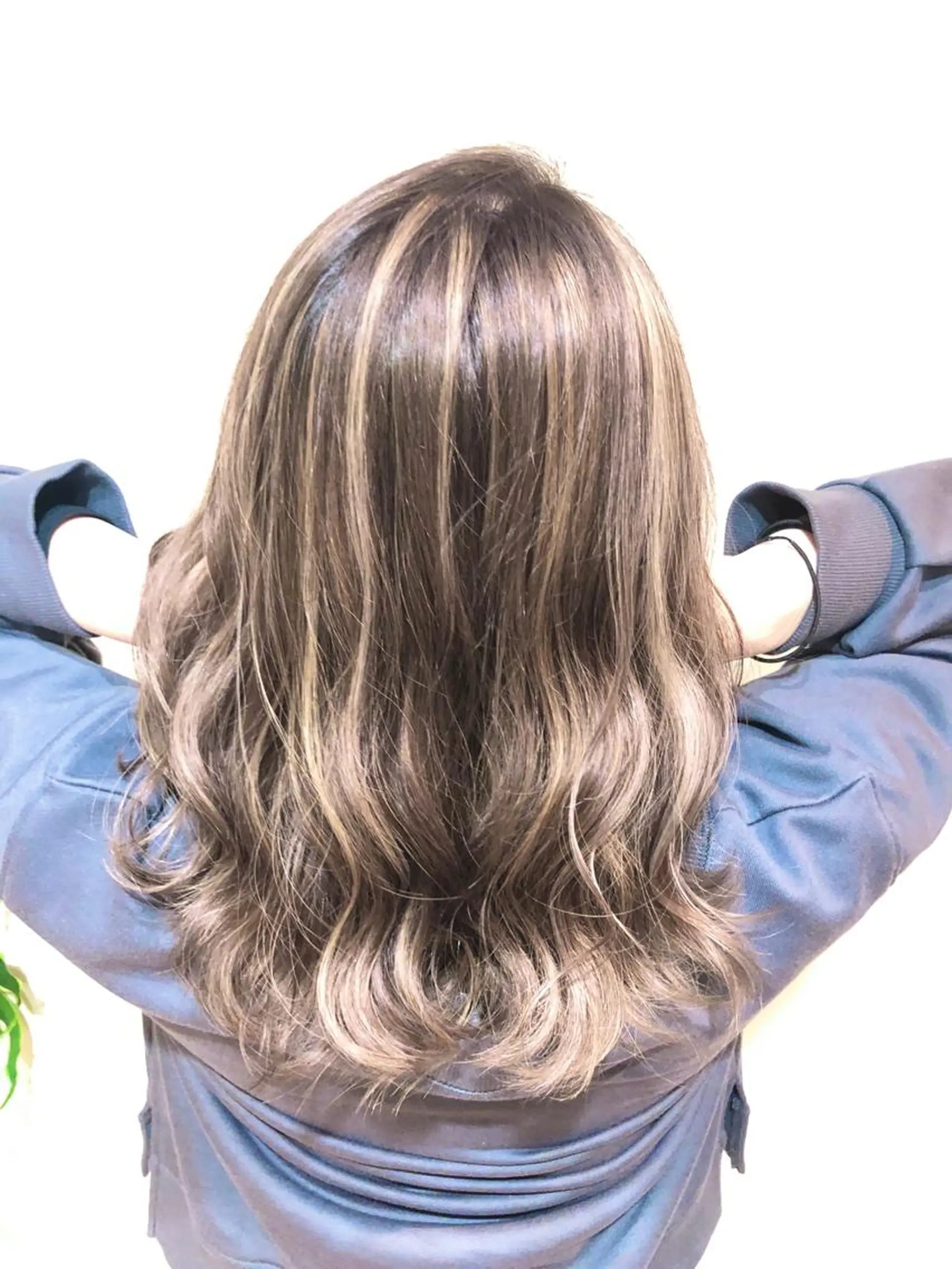 ミディアム カラー ハイライトカラー ハイライト ヘアカラー トリートメント 💓シールエクステ for...のヘアスタイル