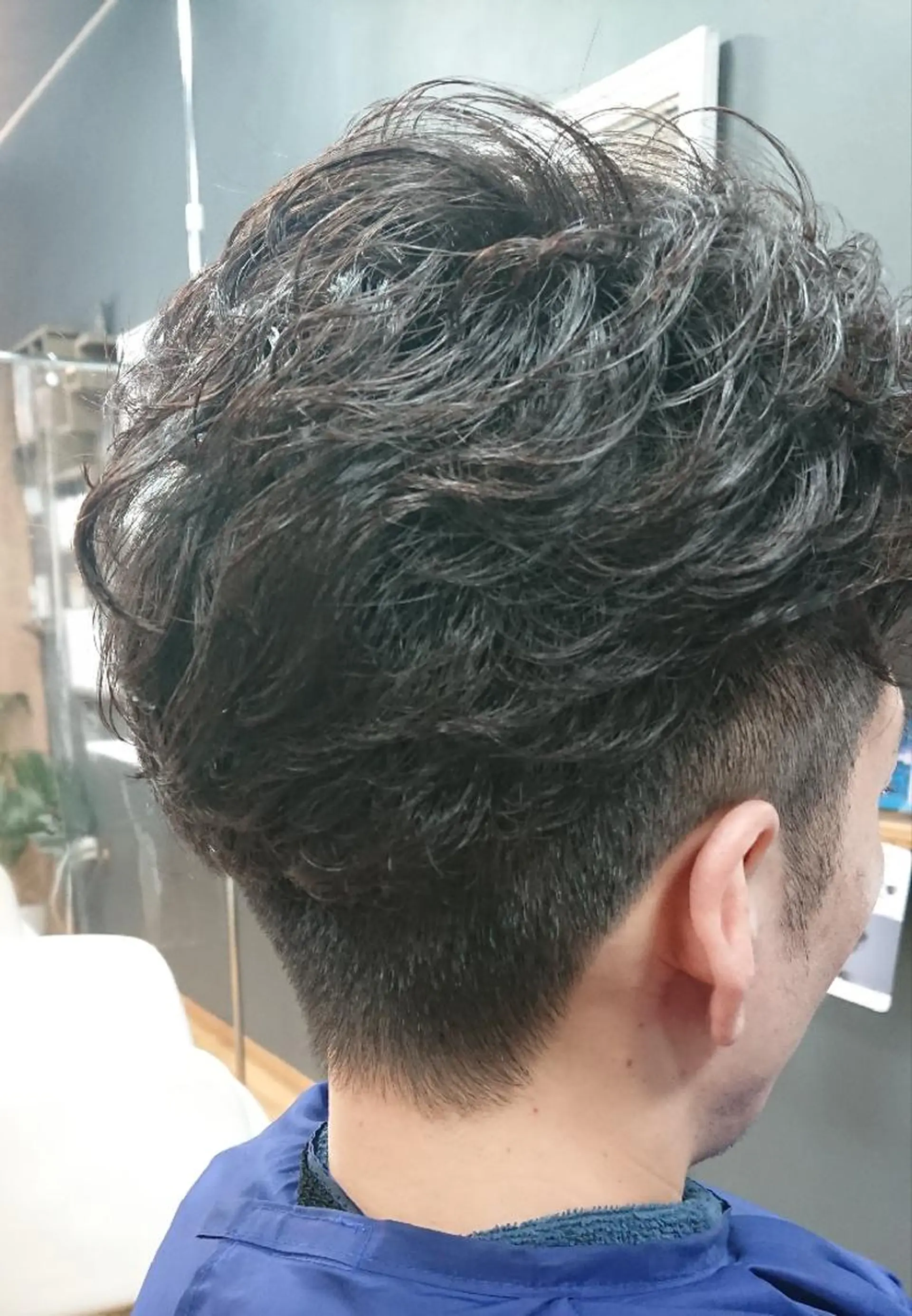 メンズ メンズパーマ 刈り上げ 岩崎 秀之のヘアスタイル