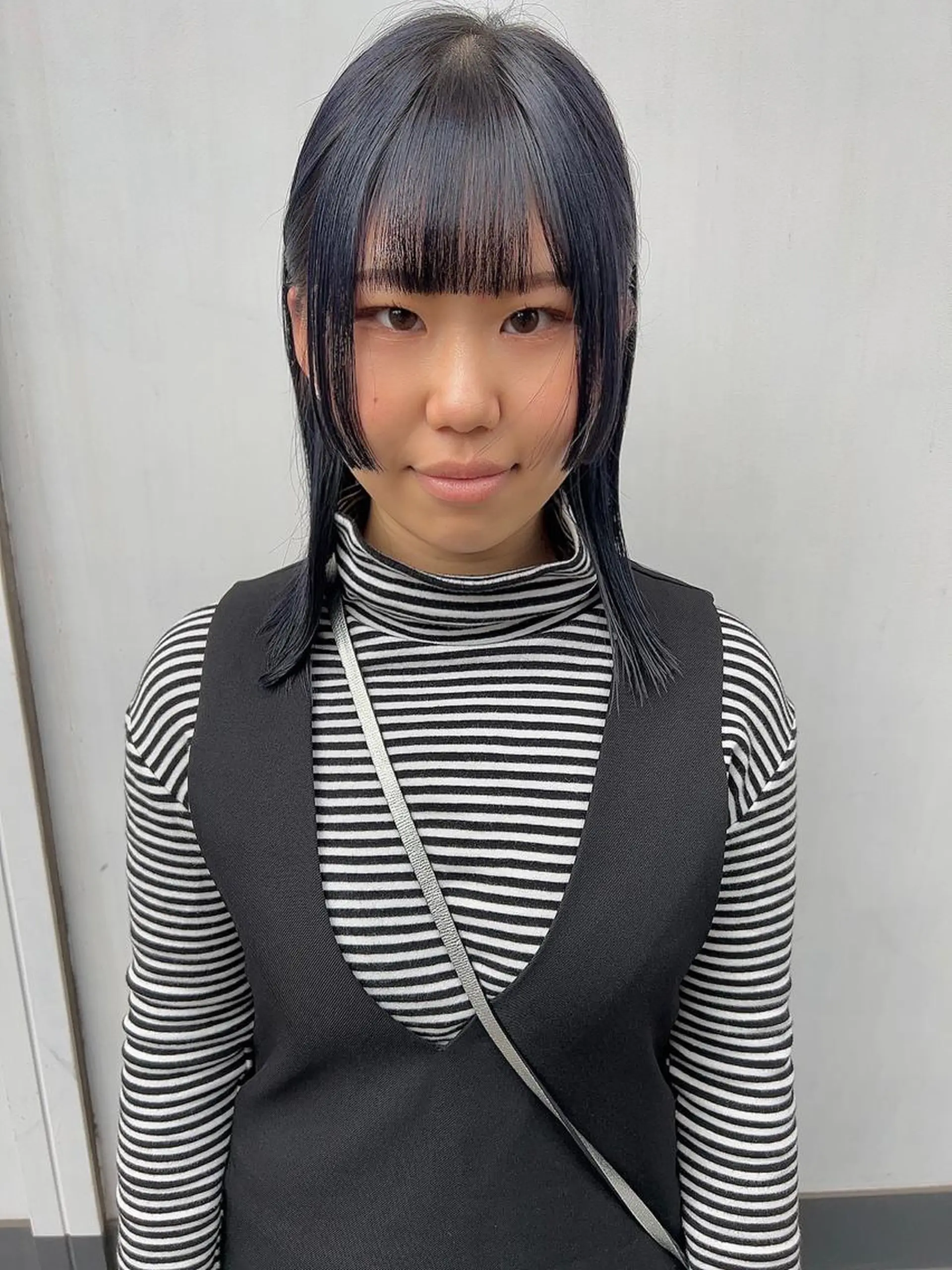 ミディアム W所属・小林 朋花のヘアスタイル