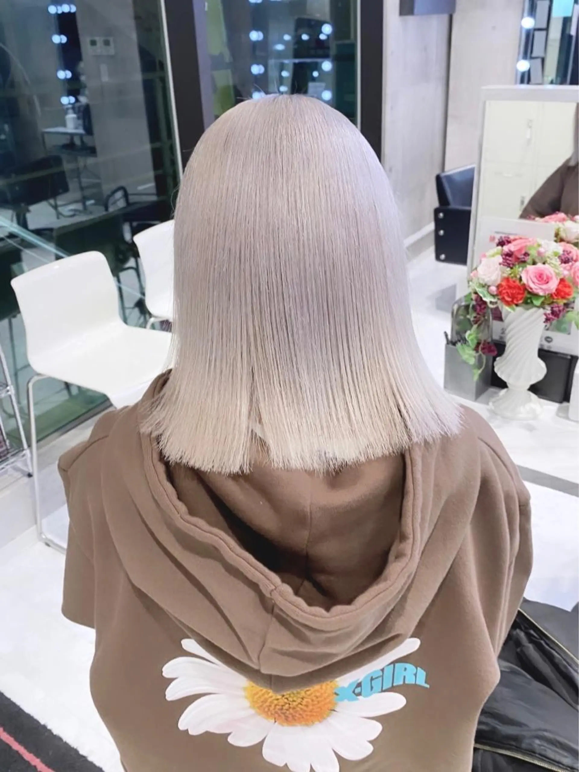 セミロング カラー パーマ ヘアアレンジ メンズ キッズ ネイル マツエク・マツパ アイブロウ シルバー 眉カラー シルバー ハイトーンNo.1 👩🏼NaGiSaのヘアスタイル