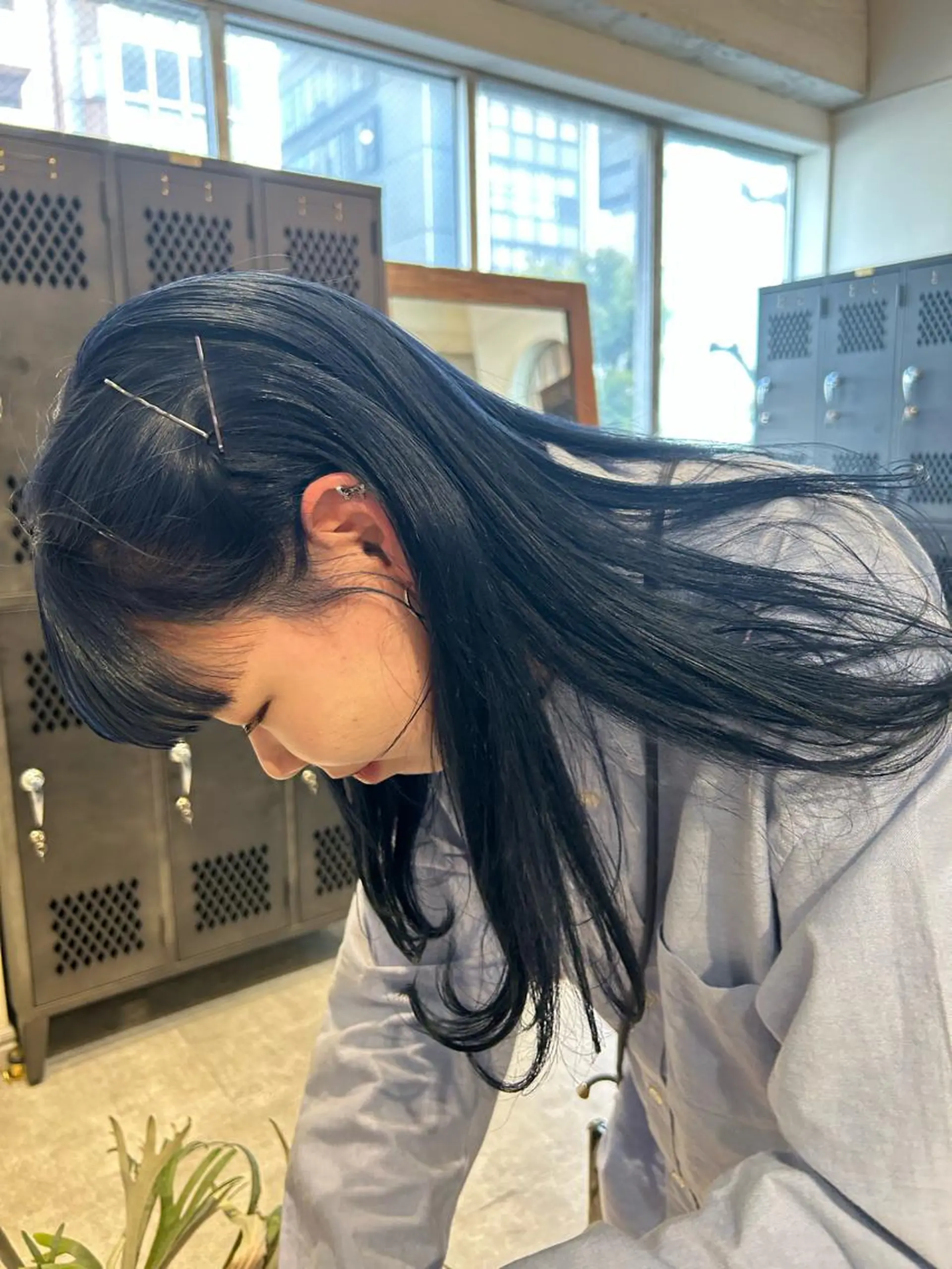 セミロング カラー sliver renのヘアスタイル