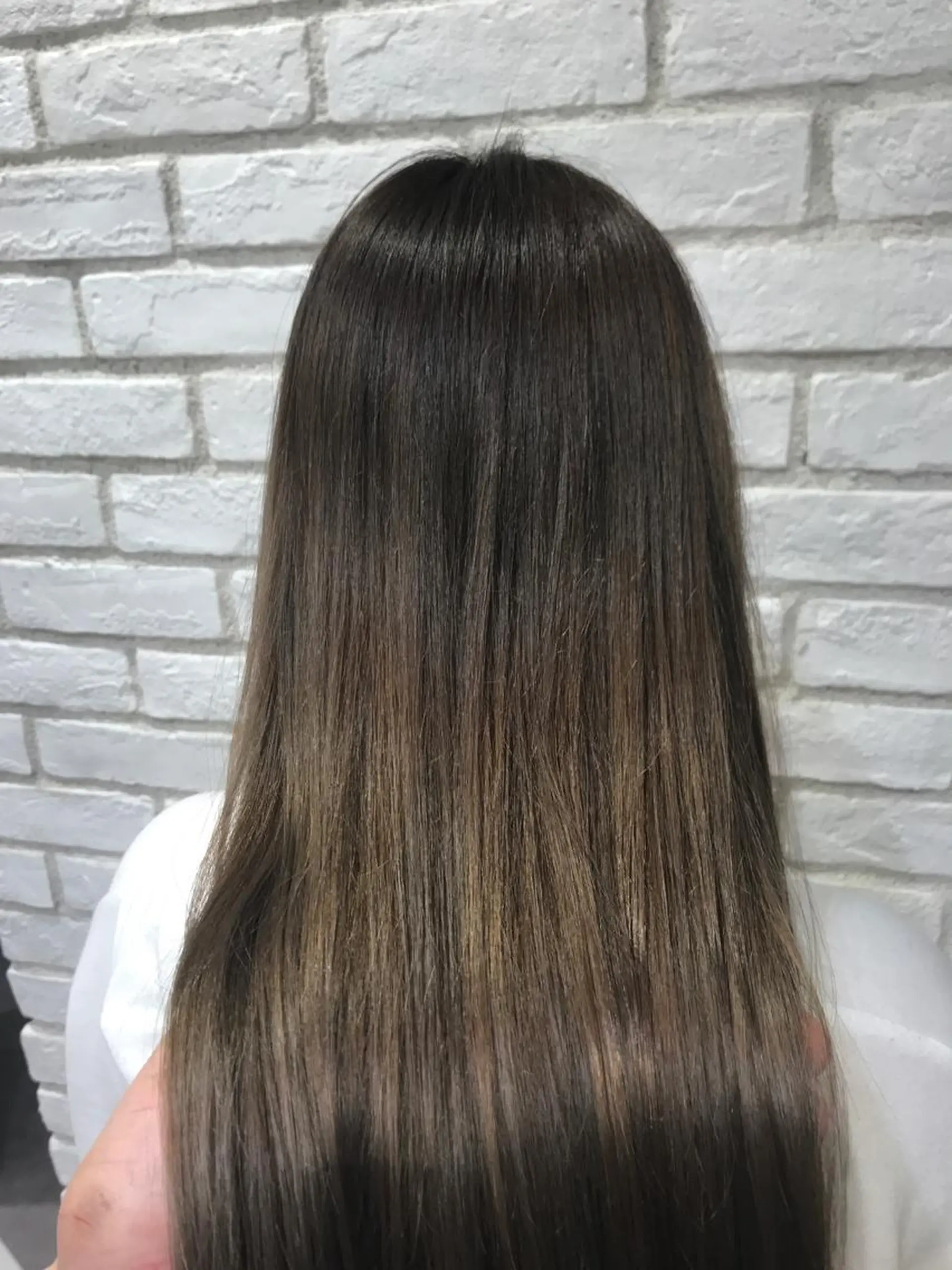 セミロング カラー ブロンド グラデーションカラー グレージュ Ash 戸田公園店のヘアスタイル