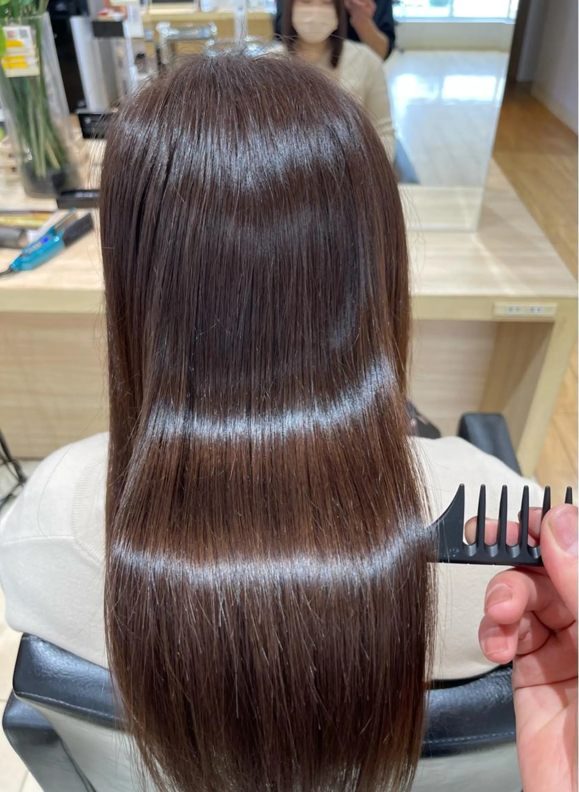 ミディアム カラー パーマ ヘアアレンジ ミディアムパーマ 髪質改善 トリートメント ストレートパーマ 間水 和樹のヘアスタイル