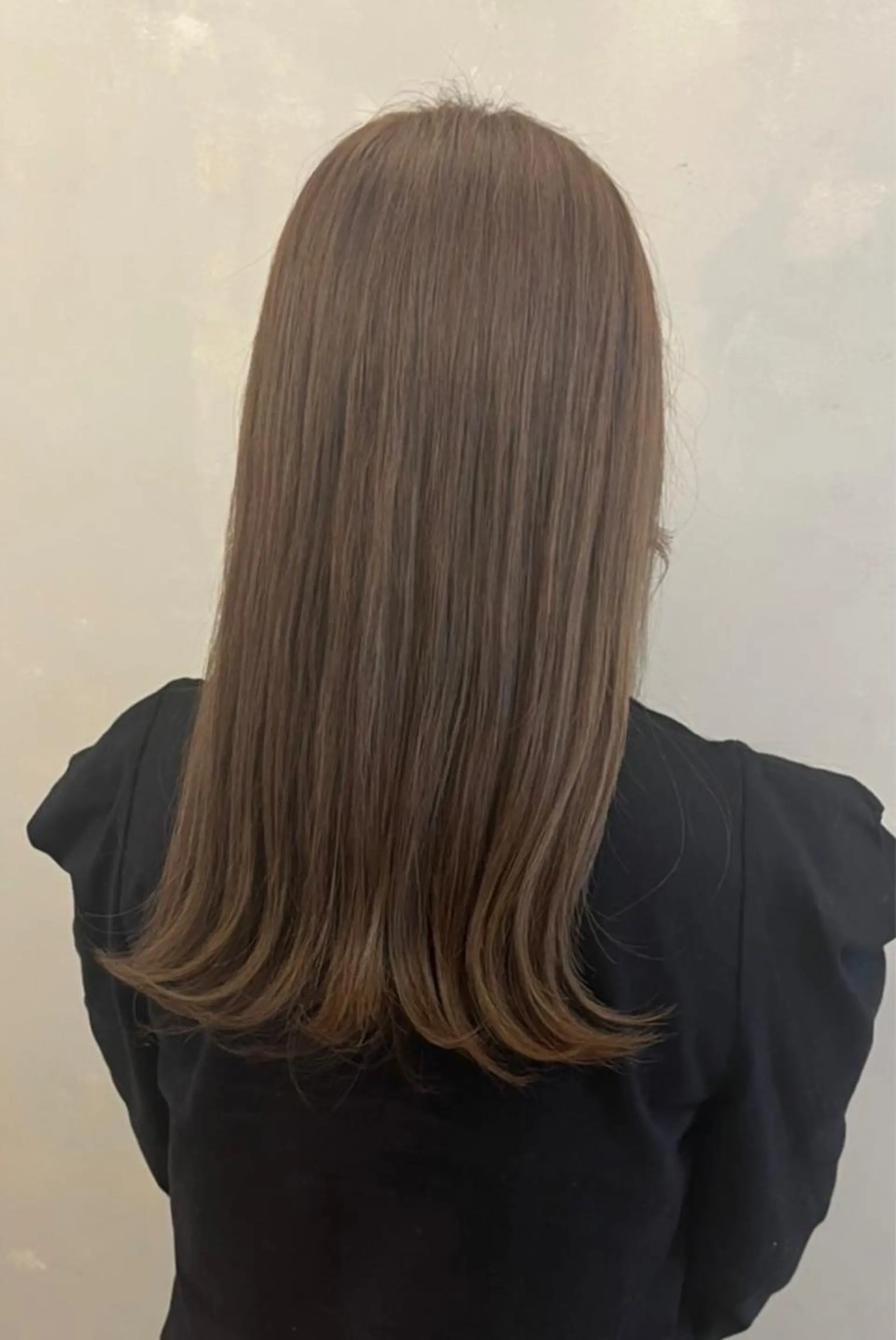セミロング カラー ベージュカラー Dali   新札幌店所属・若松 朋美のヘアスタイル