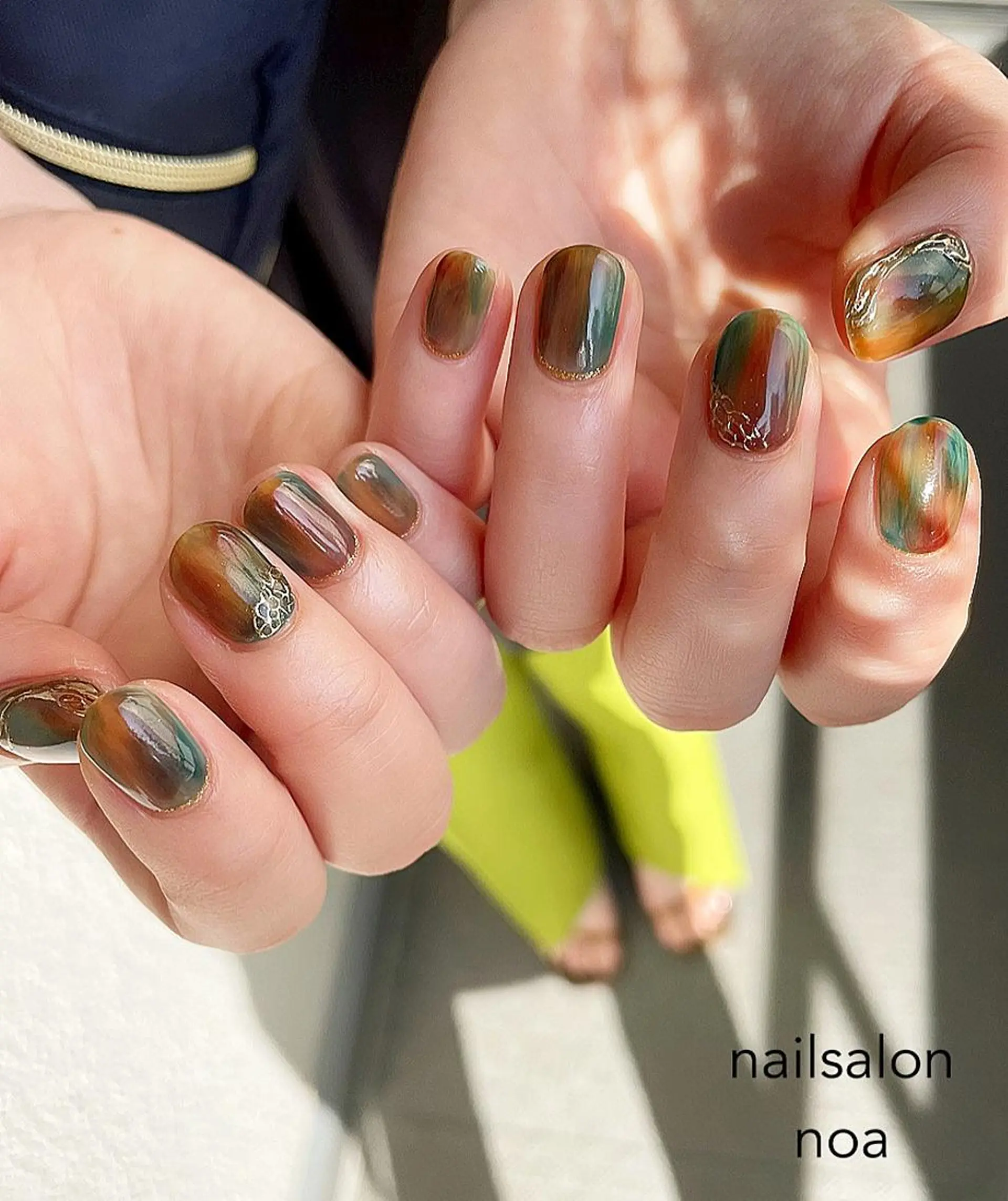 ネイル オーロラネイル カジュアル ジェルネイル 氷ネイル・うるうるネイル マグネットネイル nailsalon noa所属・nailist sakiのネイルデザイン