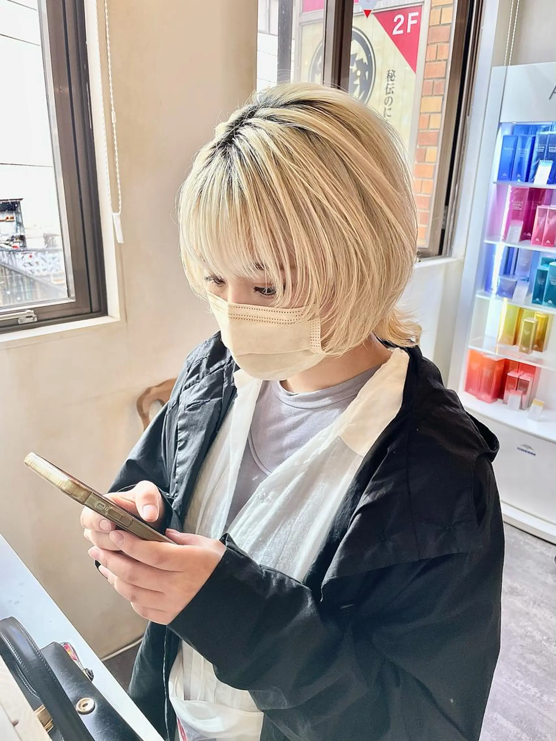 ショート カラー ベージュカラー ホワイトベージュ ショートヘア ウルフカット レイヤー/艶カラー 🫧守利のヘアスタイル