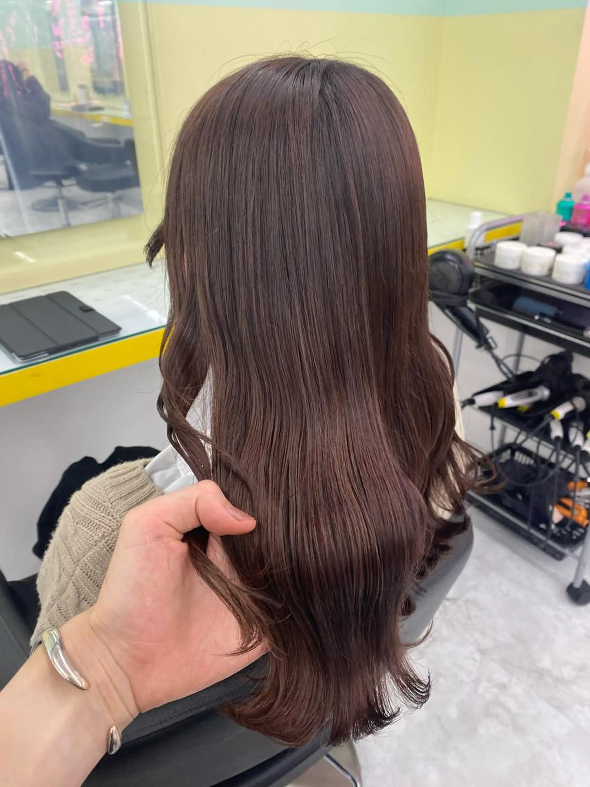 ミディアム カラー パーマ ヘアアレンジ ネイル マツエク・マツパ 韓国風ベージュ🤎 赤みなし🌿横浜🤎のヘアスタイル