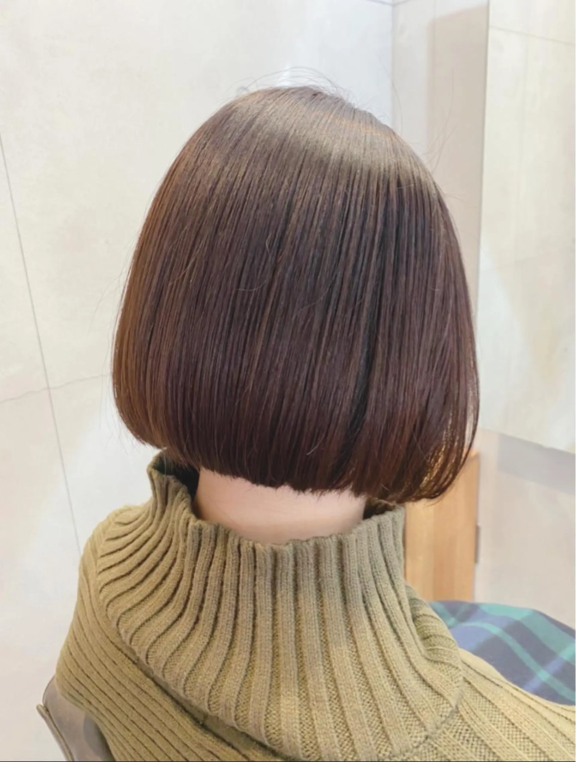 ショート カラー ベージュカラー ブラウンカラー ボブ conne& ririのヘアスタイル