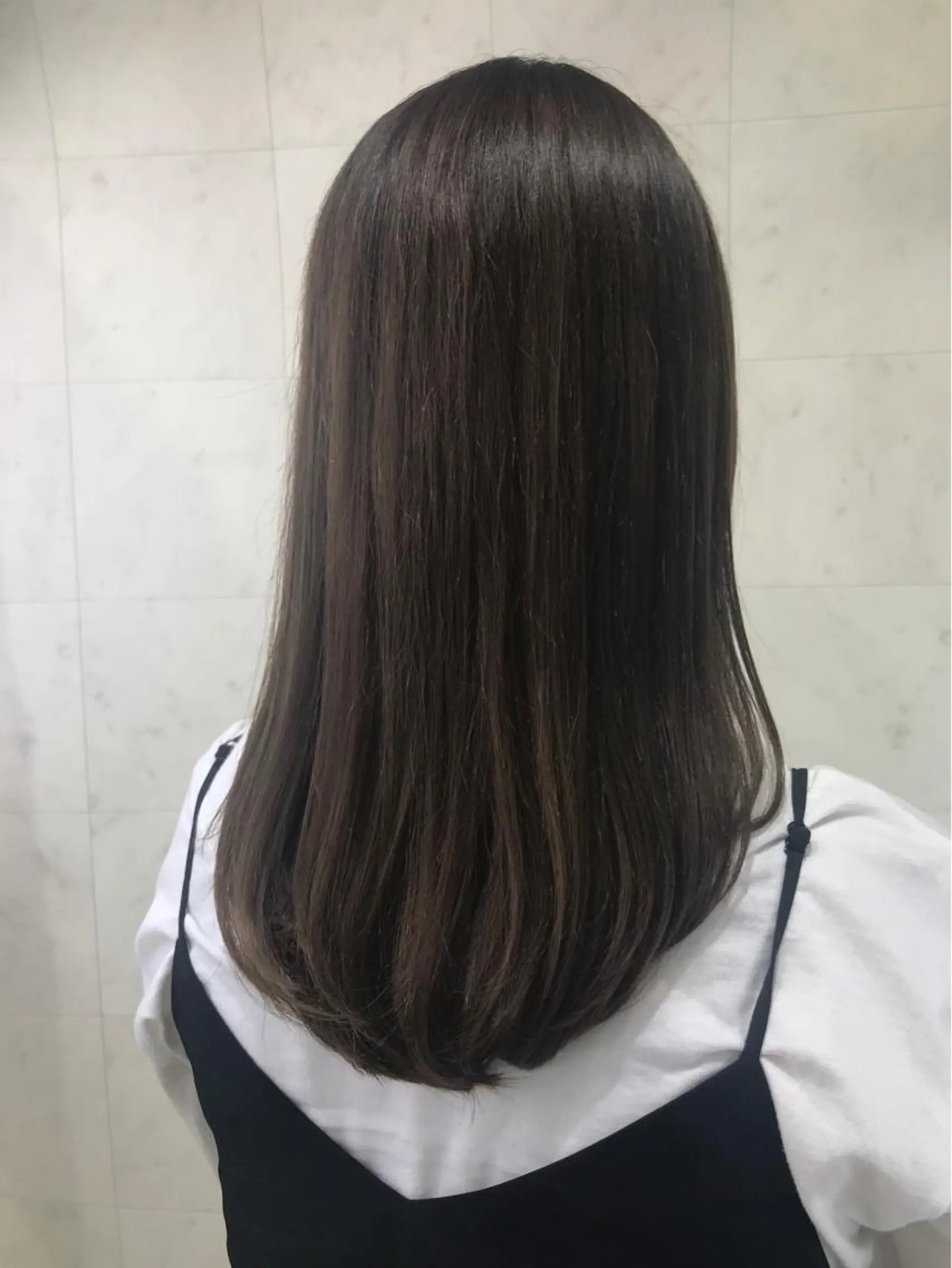 セミロング カット ヘアカラー トリートメント Adachi Fujikoのヘアスタイル