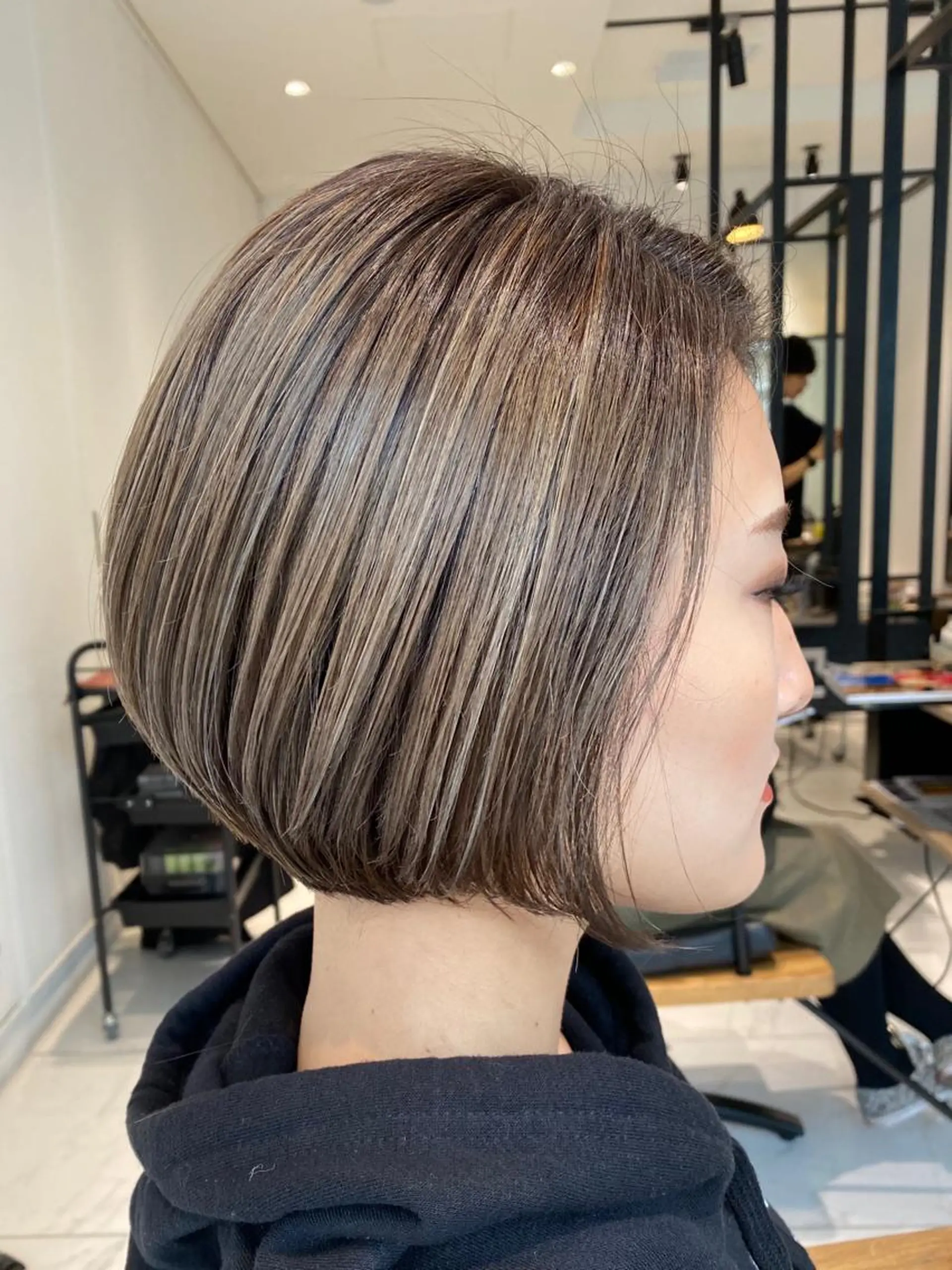 ショート カラー ショートボブ ハイライトカラー ハイトーンカラー ボブ ハイライト 艶レイヤー/艶髪矯正 /ケラトリ/石井のヘアスタイル