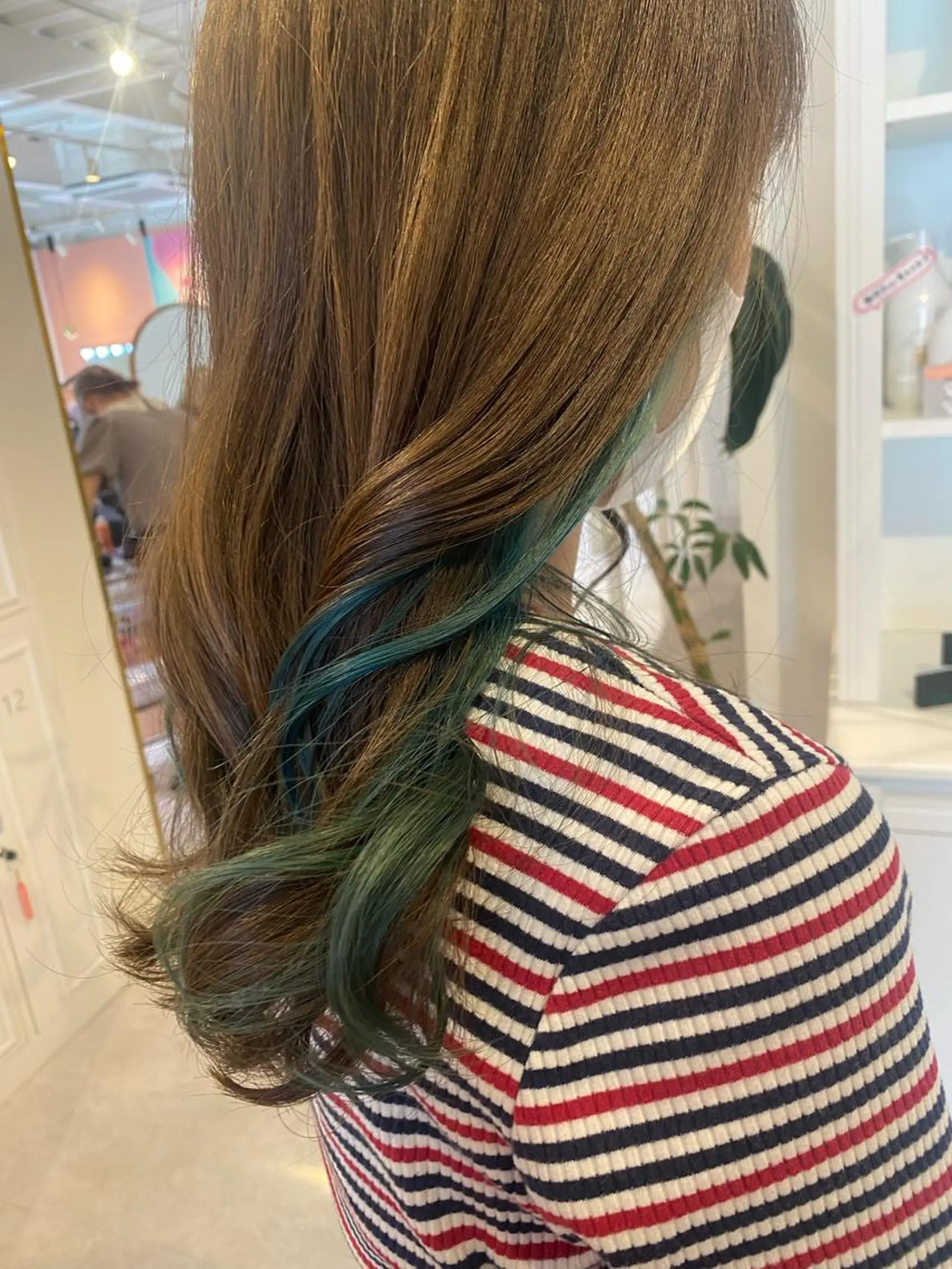 ミディアム カット ヘアカラー 梛木 唯のヘアスタイル