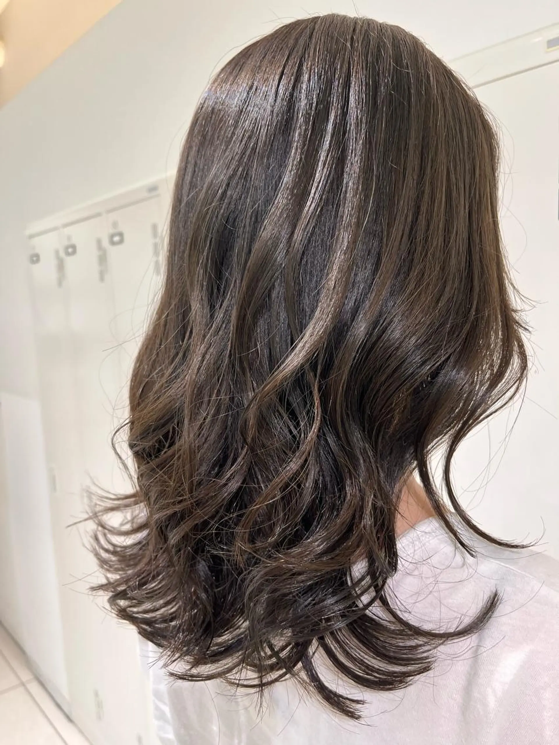 ミディアム カラー 透明感カラー グレージュ オリーブグレージュ オリーブグレー カット ヘアカラー トリートメント メンズ縮毛矯正🦊ハ イトーン　RYOKAのヘアスタイル