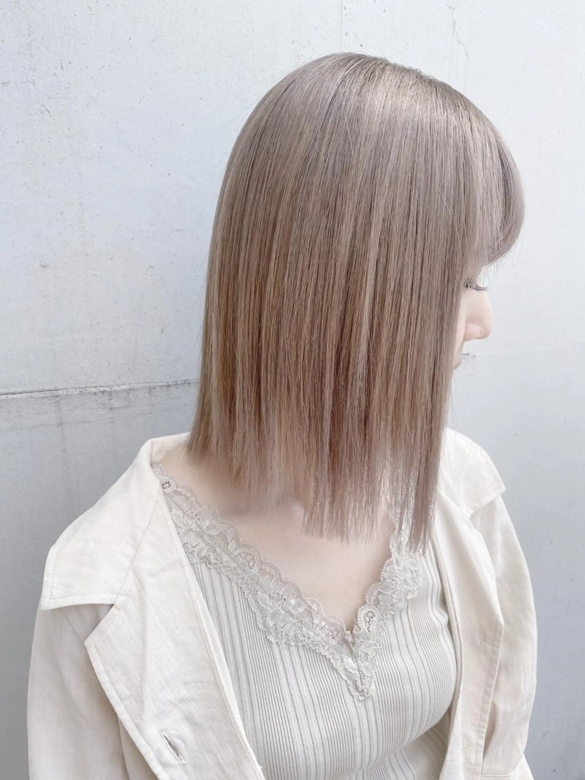 ミディアム カラー ヘアアレンジ ハイライトカラー ハイトーンカラー イルミナカラー ハイライト レイヤーカット ヘアカラー トリートメント ヘアセット ✨ハイクオリティ✨ 山本香也のヘアスタイル