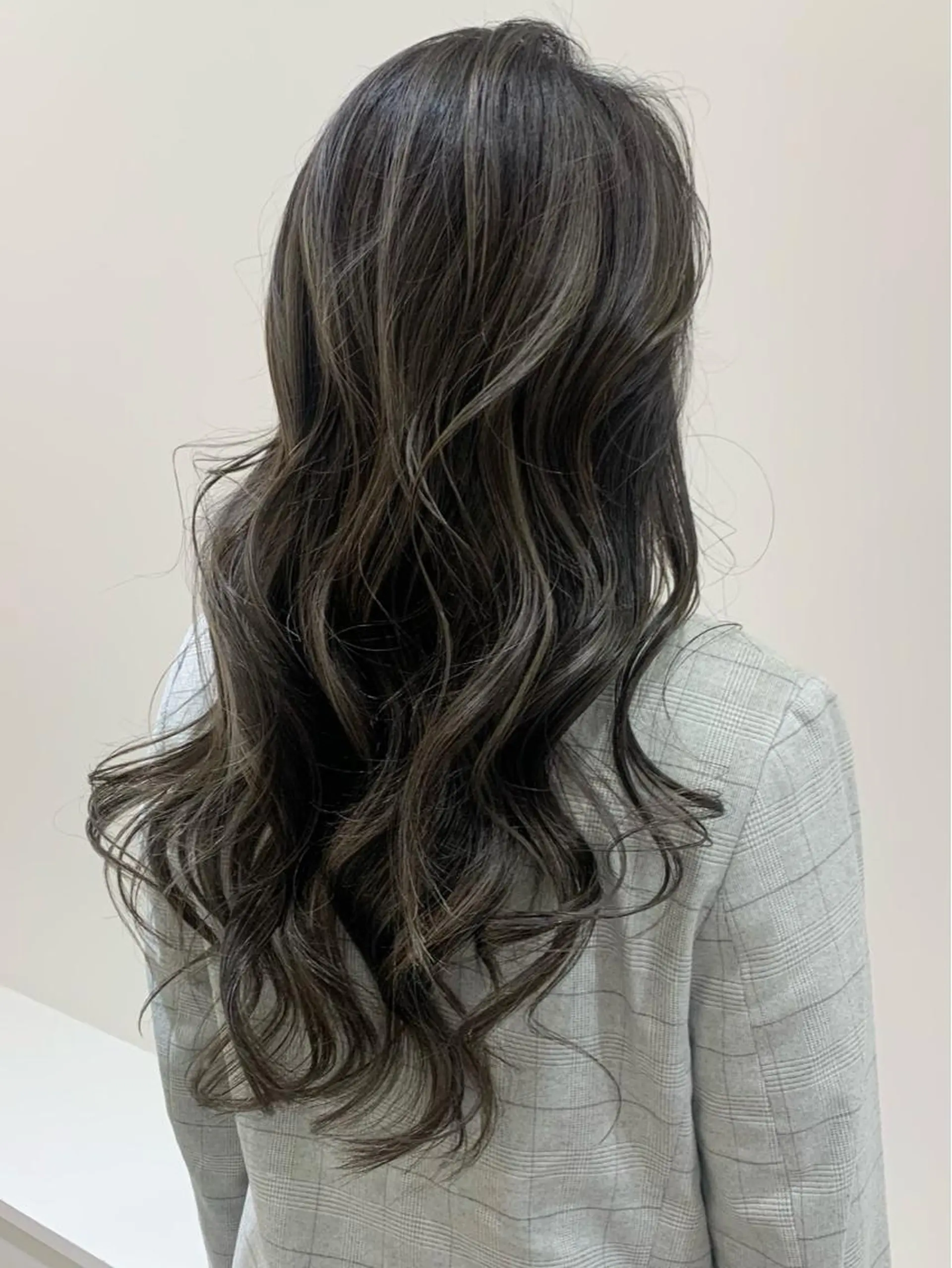 ロング カラー 渋谷ブリーチカラー 韓国ヘアyuikoのヘアスタイル