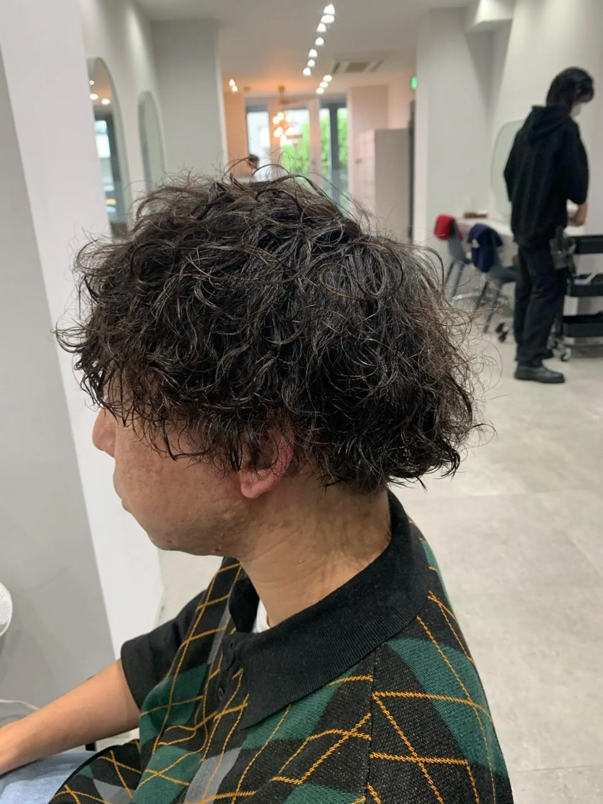 ミディアム カラー パーマ ミディアムパーマ カット パーマ トリートメント traceby8所属・traceby8 小濱彰太のヘアスタイル