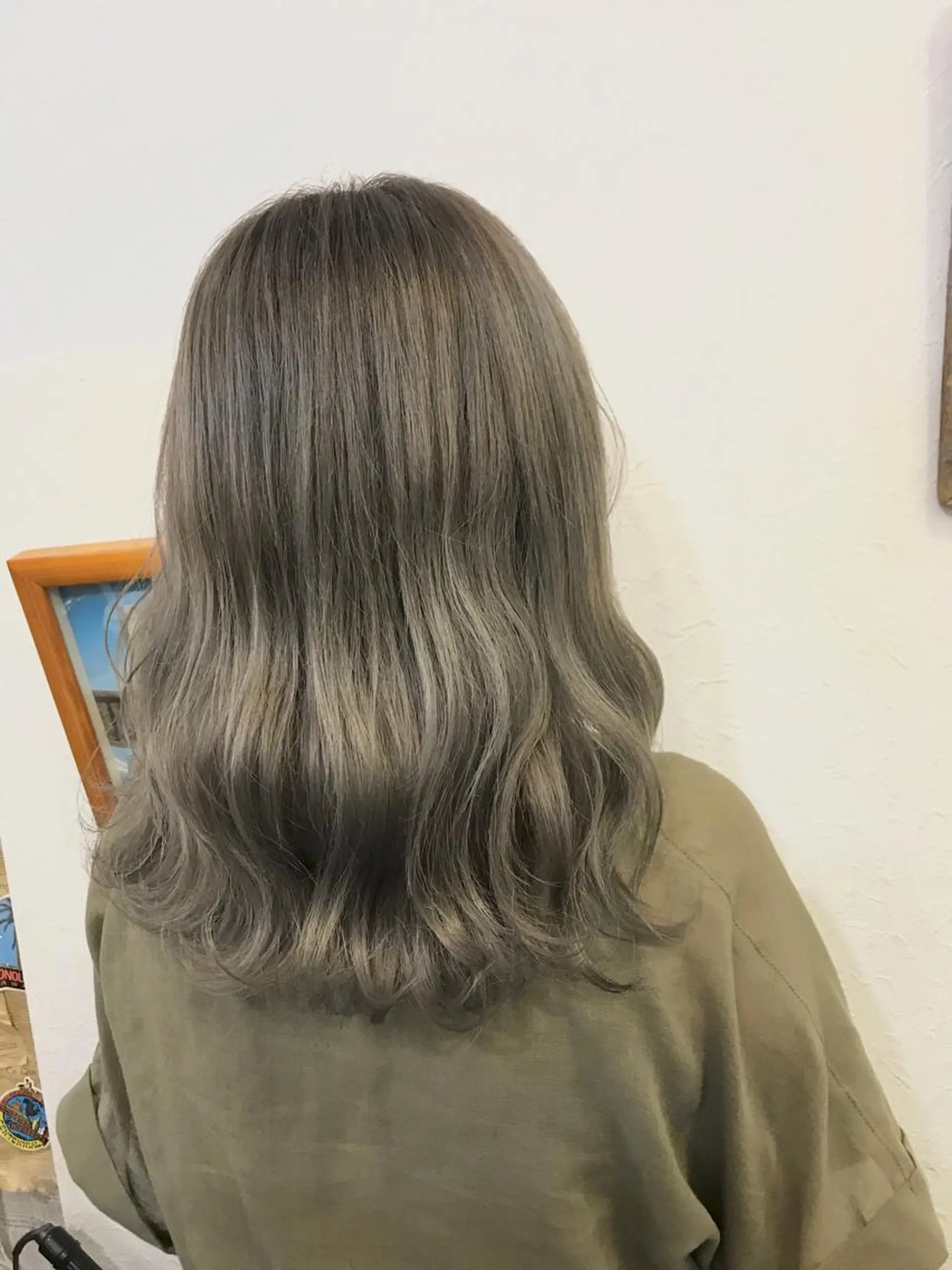 セミロング カラー ブリーチ 透明感カラー グレージュ イエローカラー 店長担当🌟 矢吹ガブリエル🌟のヘアスタイル
