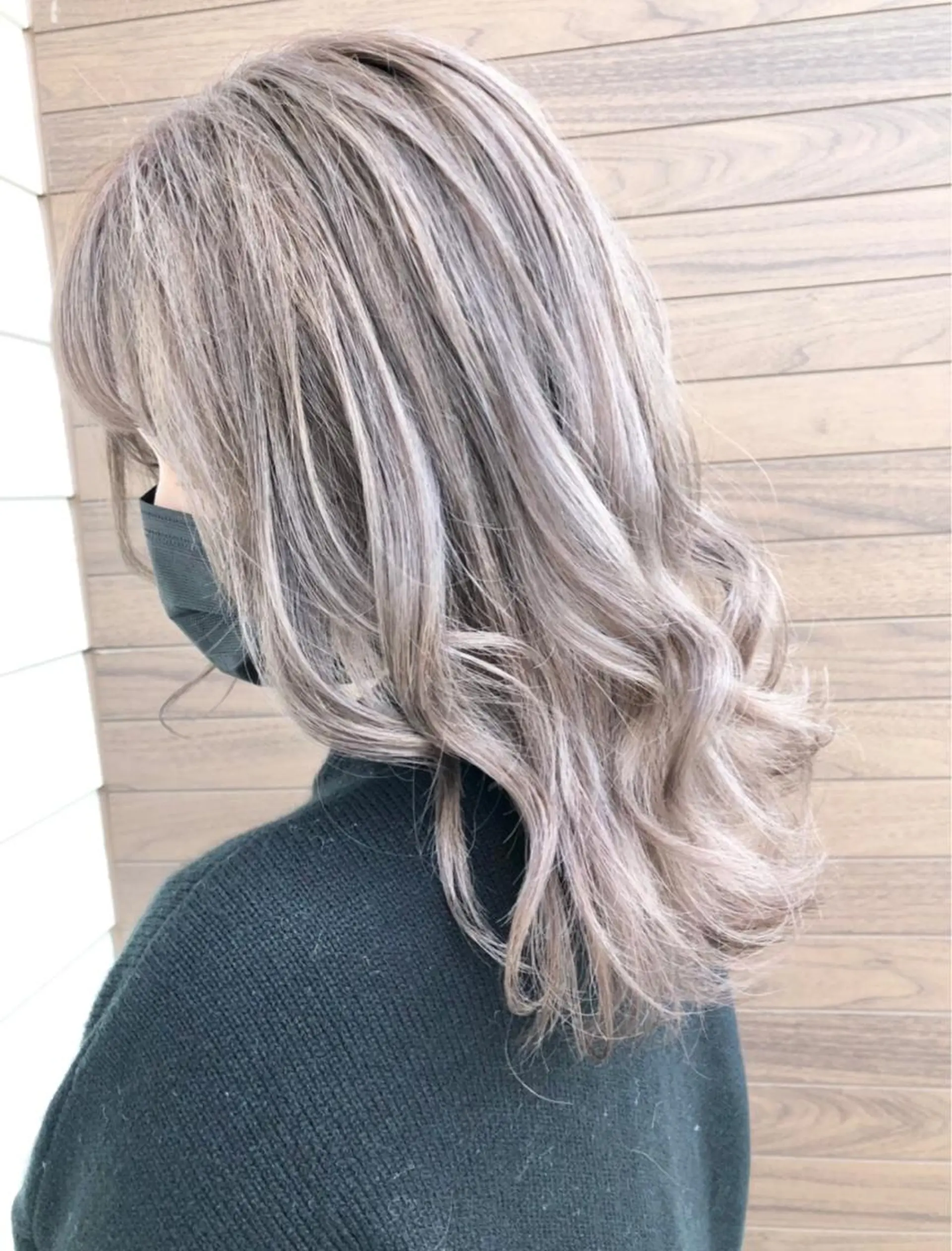 セミロング カラー ブリーチ グレージュ シルバー シルバーグレージュ PACE所属・ayumi ／透明感カラーのヘアスタイル