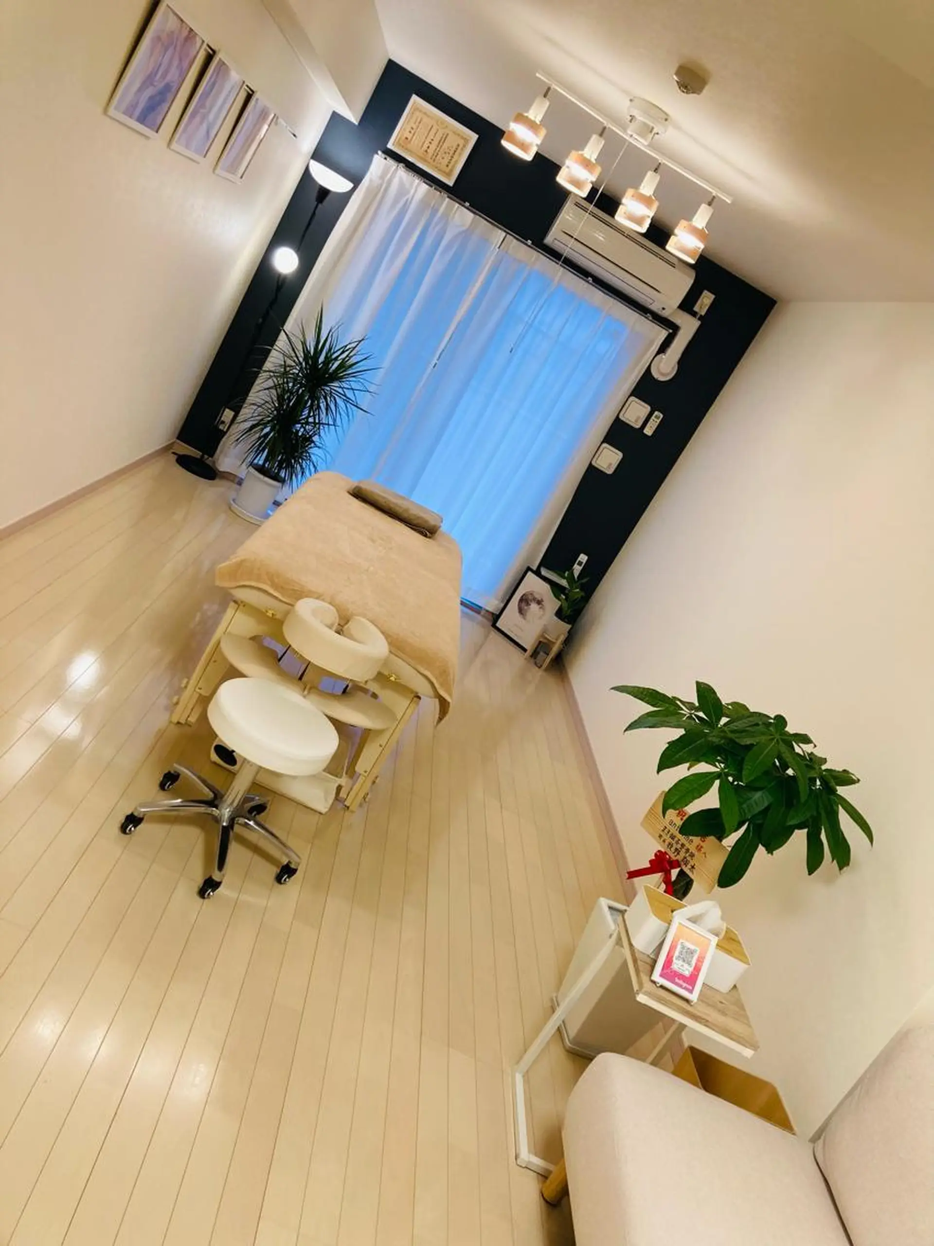 学生向けケア| 肩こり・姿勢・小顔✨のエステ・リラクイメージ