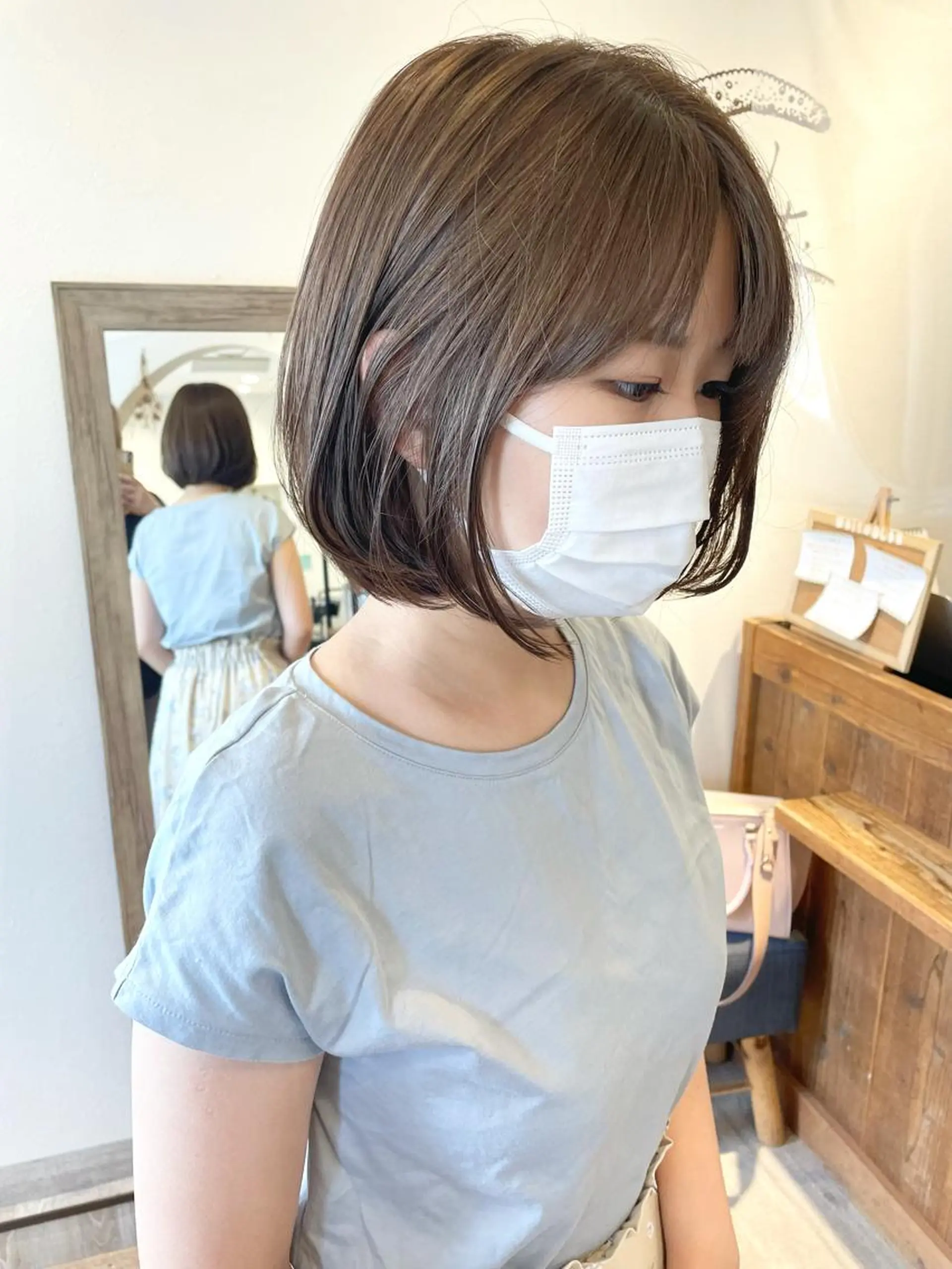 ショート カラー 切りっぱなしボブ ベージュカラー ブリーチ ケアブリーチ グレージュ 🩰オリーブ/ ベージュ松本咲花🩰のヘアスタイル