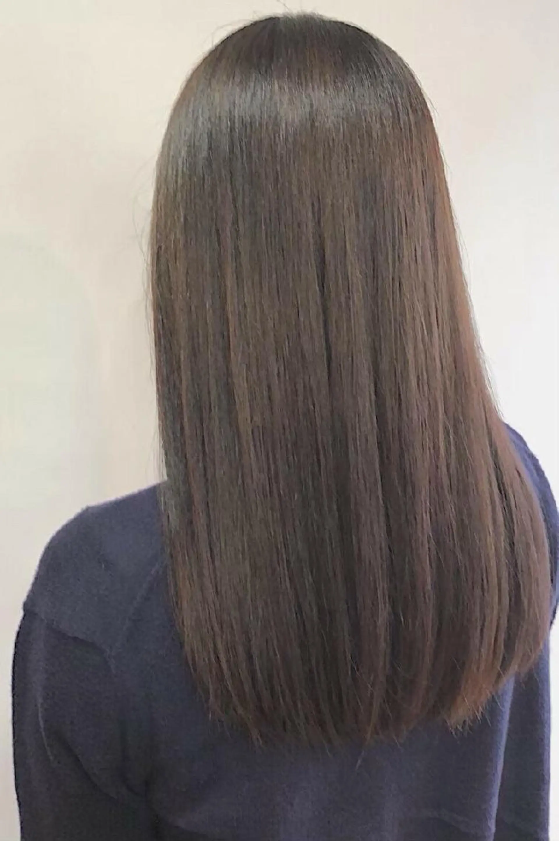 セミロング カット ヘアカラー Laissez Deuxのヘアスタイル