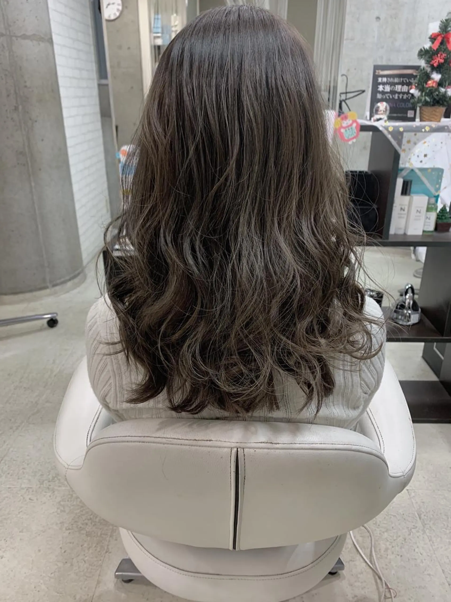 ロング アッシュ アッシュグレー カット ヘアカラー brace 立花のヘアスタイル