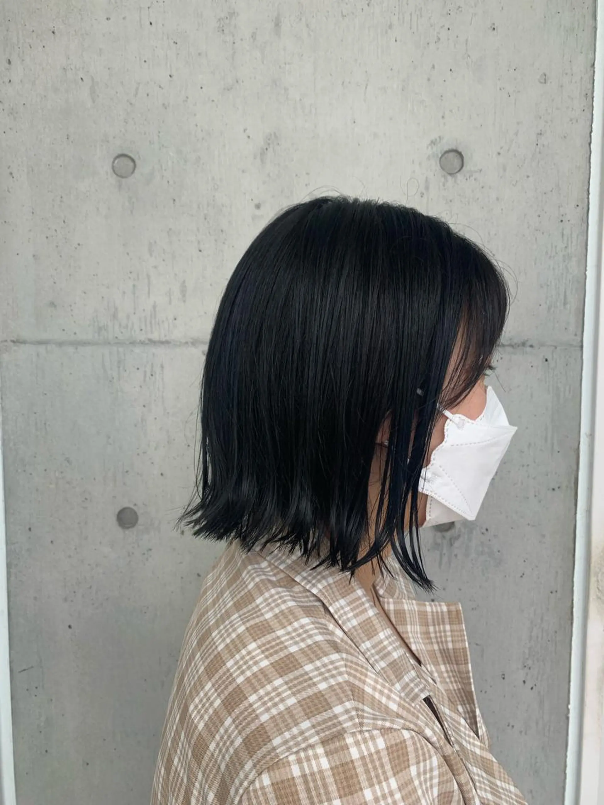 ショート カラー 切りっぱなしボブ 黒髪 ブルーカラー ブルーブラック ボブ カット ヘアカラー トリートメント カネコ ユカリのヘアスタイル