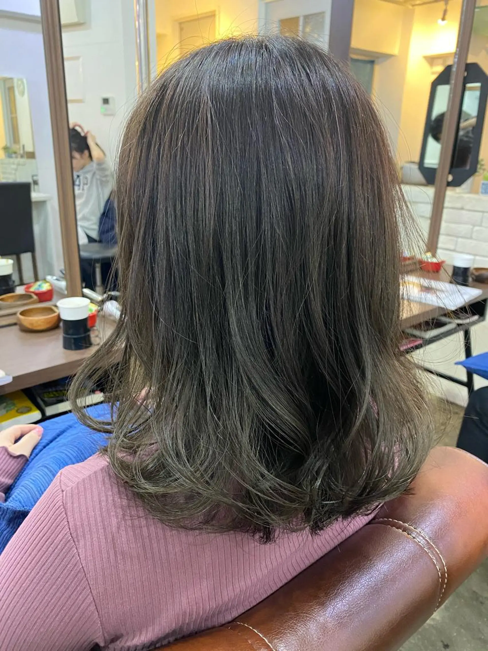 セミロング カラー ヘアアレンジ 【艶髪×韓国風】 毛流れ職人 RYOのヘアスタイル