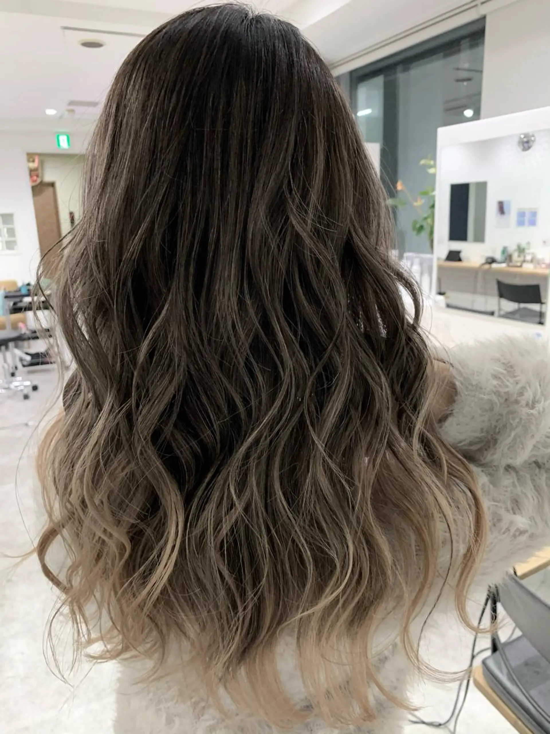 ロング ヘアカラー 大人レイヤー ヨシミカズヤのヘアスタイル