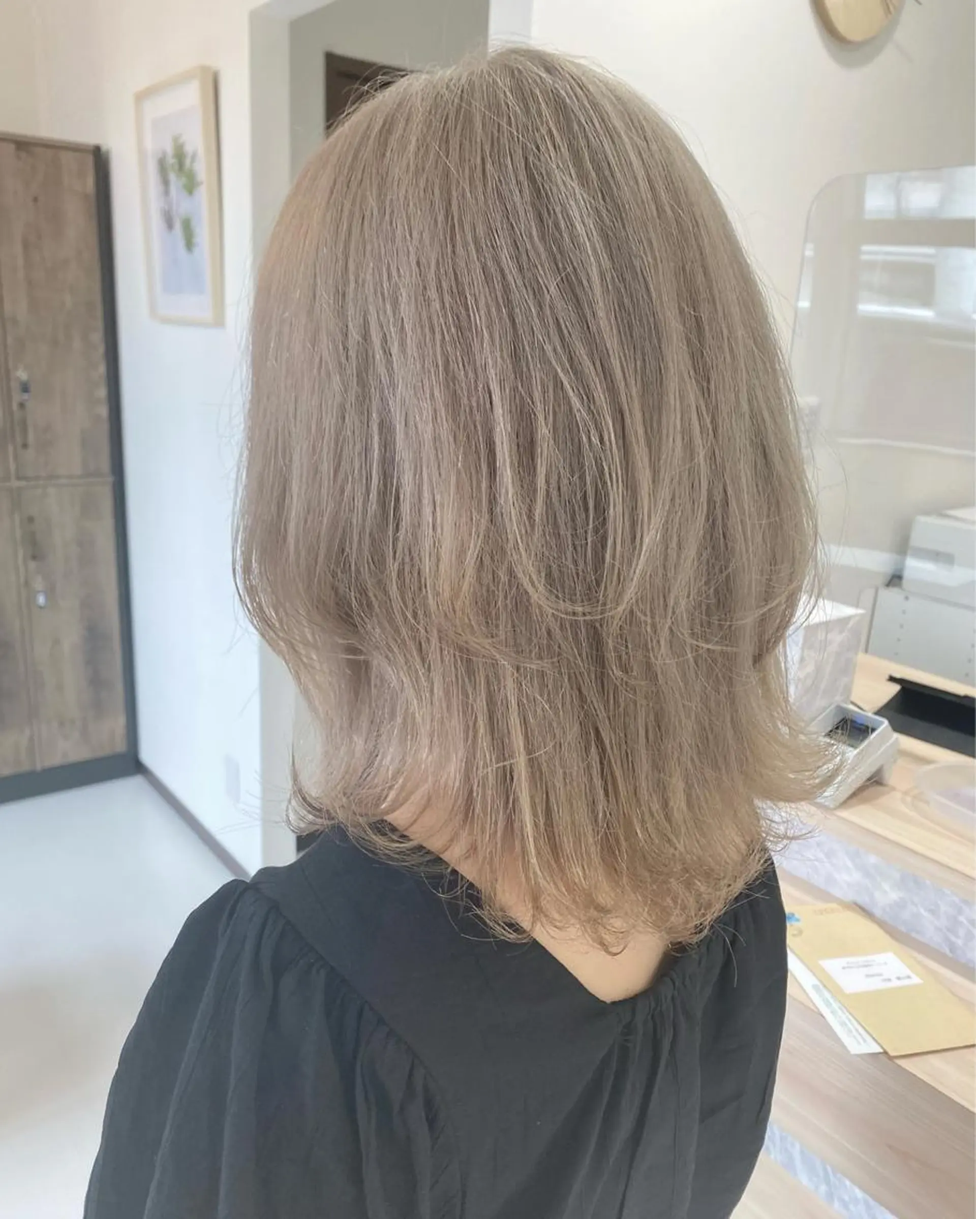 ミディアム 松本 菜那のヘアスタイル