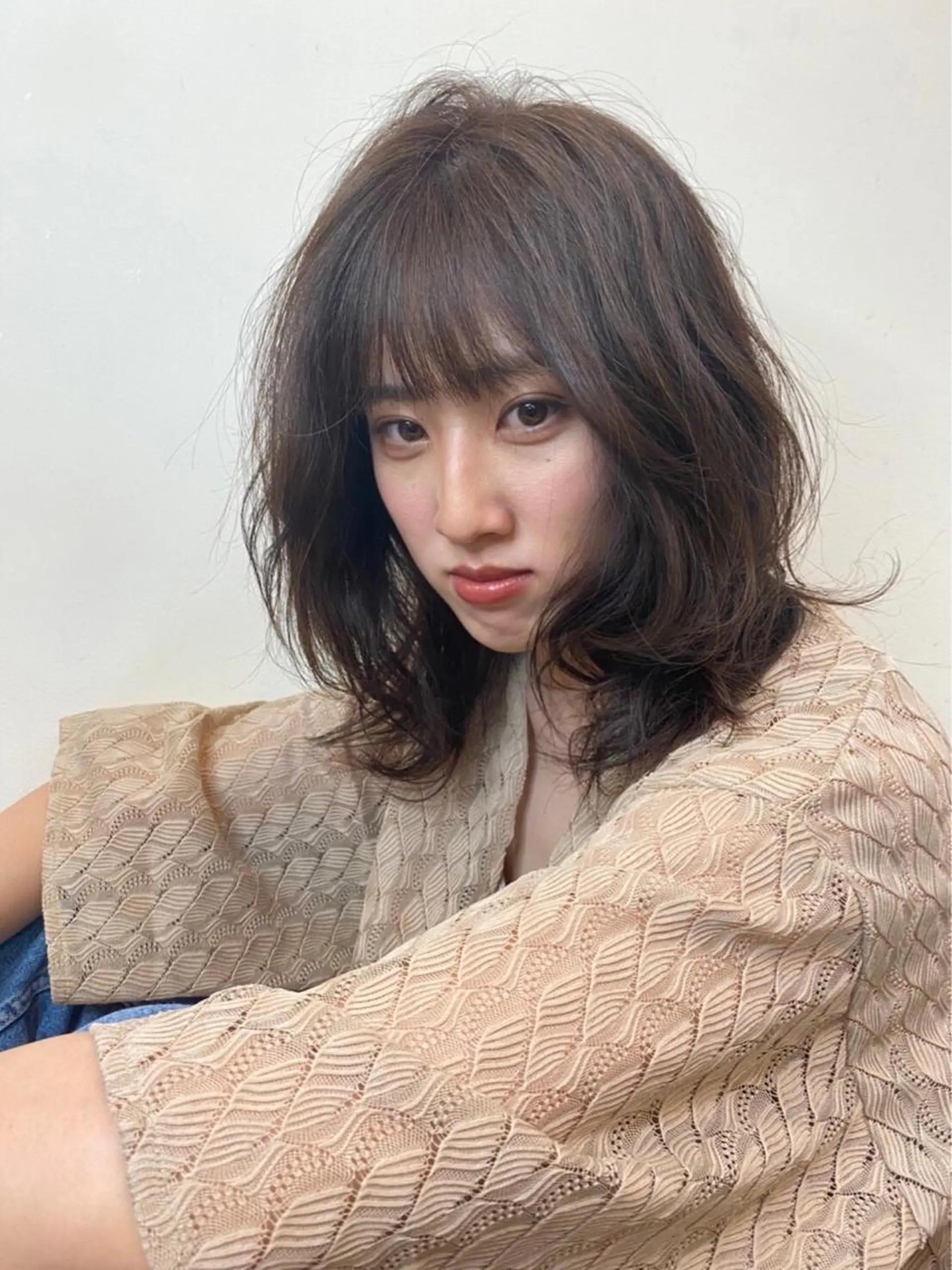 ミディアム アッシュ ハイライト 村上 楓弥のヘアスタイル