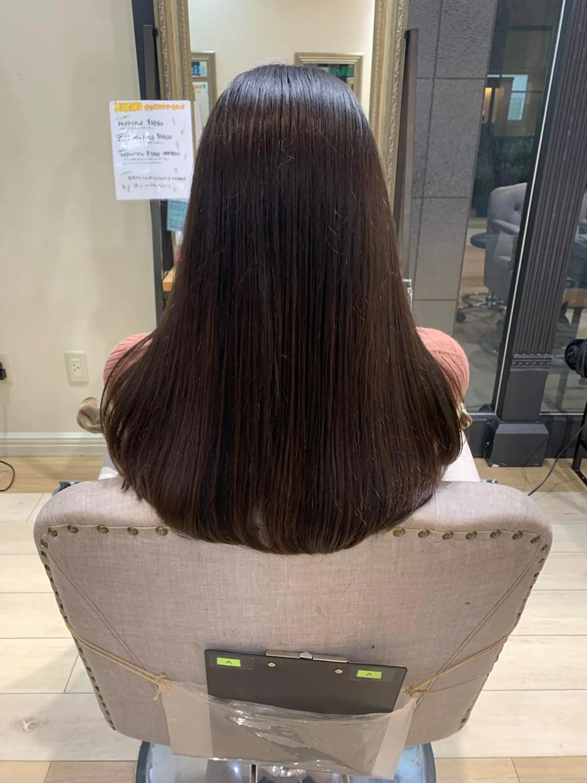 セミロング カラー カット ヘアカラー トリートメント 上田 紗也のヘアスタイル
