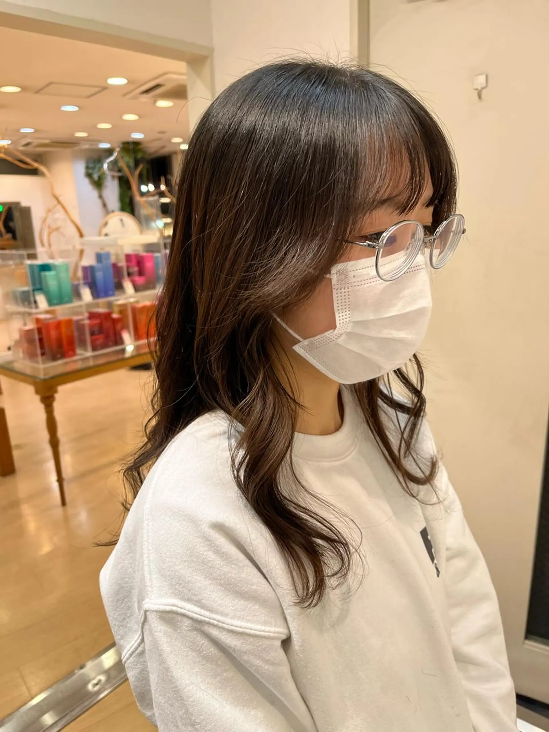 セミロング 顔周りカット おくれ毛 小顔カット LUNA🌙韓国ヘア 🌙レイヤーカットのヘアスタイル