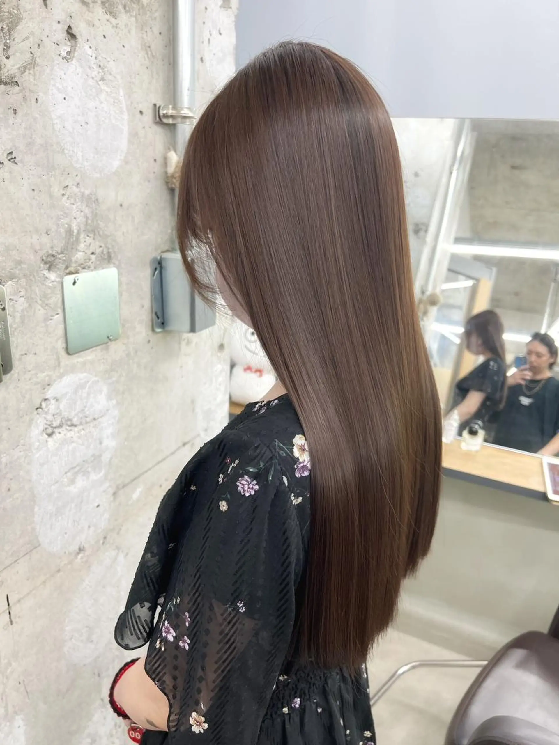 ミディアム カラー パーマ ヘアアレンジ ミディアムパーマ ベージュカラー ブリーチ ケアカラー イヤリングカラー カット トリートメント ヘッドスパ ヘアケア特化型サロン newi 京橋のヘアスタイル