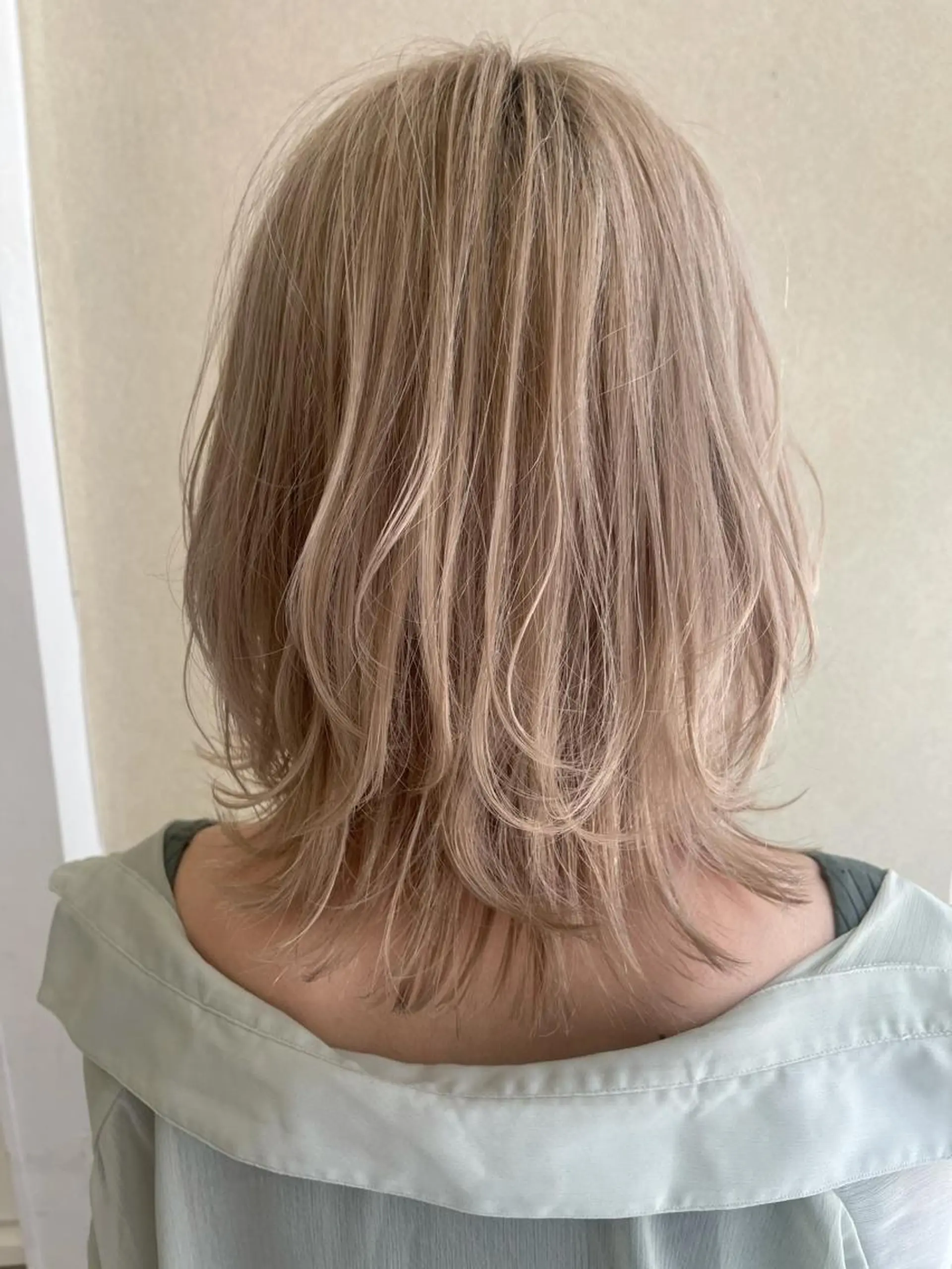 ミディアム パーマ ミディアムパーマ カット ヘアカラー トリートメント 髪質改善/縮毛矯正 /ブリーチ矯正/岡部のヘアスタイル