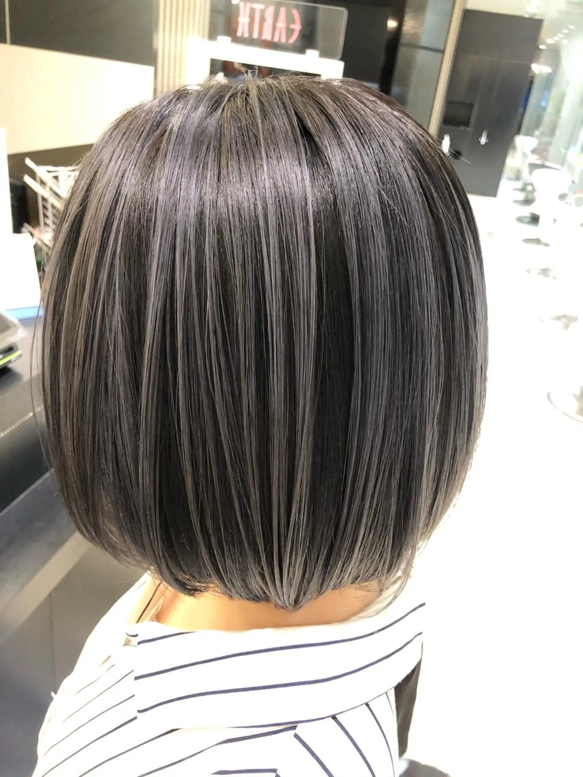 ショート カラー バレイヤージュ レイヤーカット 横倉 宏樹のヘアスタイル