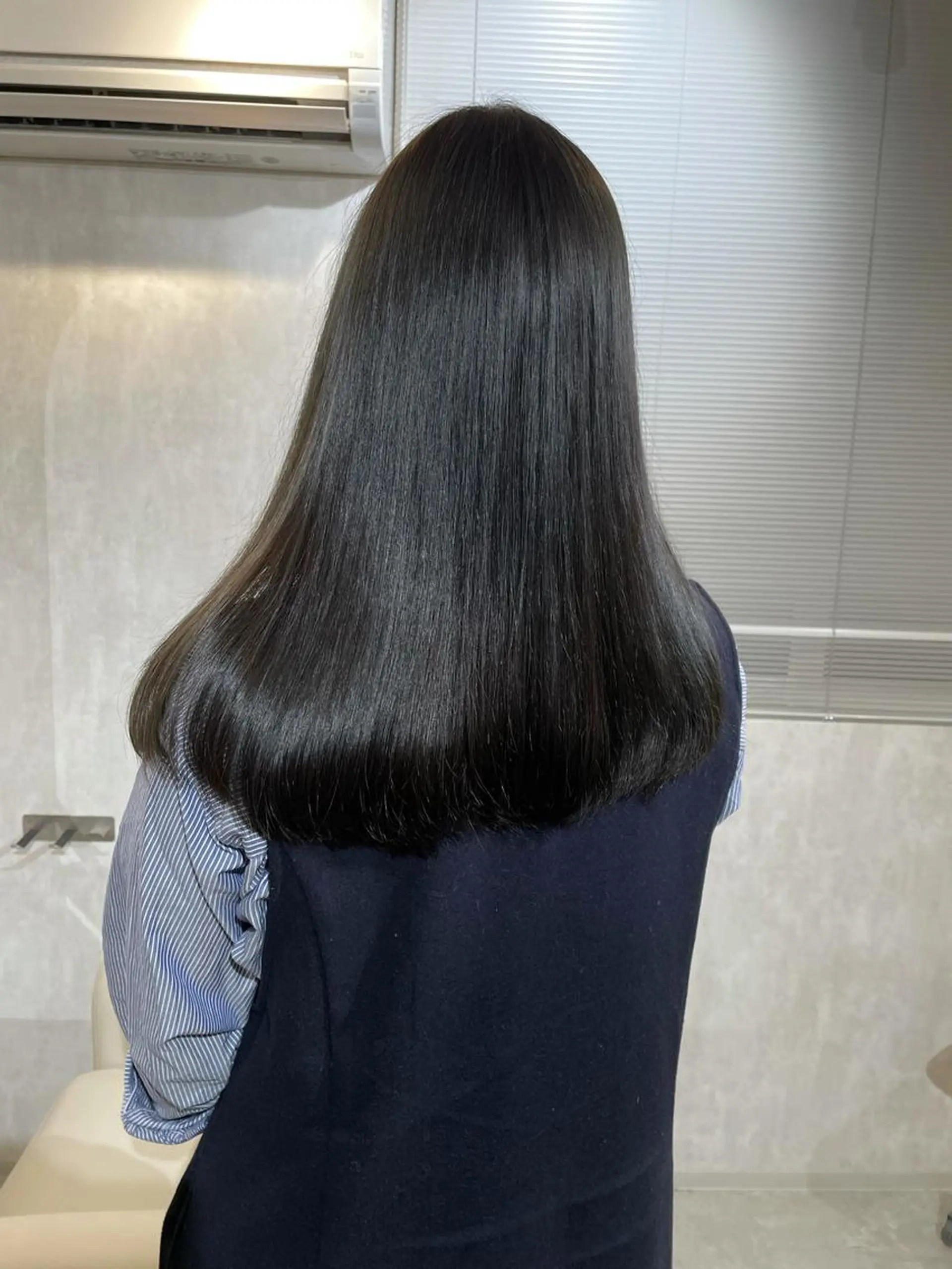 セミロング 飯田 実歩(じっぽ)のヘアスタイル