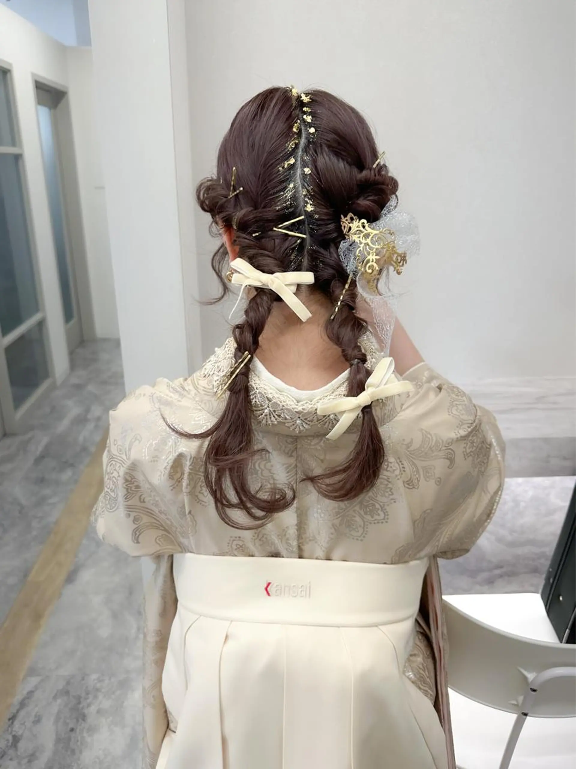 ロング カラー ヘアアレンジ 卒業式のヘアスタイル autre所属・大久保 ひでなりのヘアスタイル