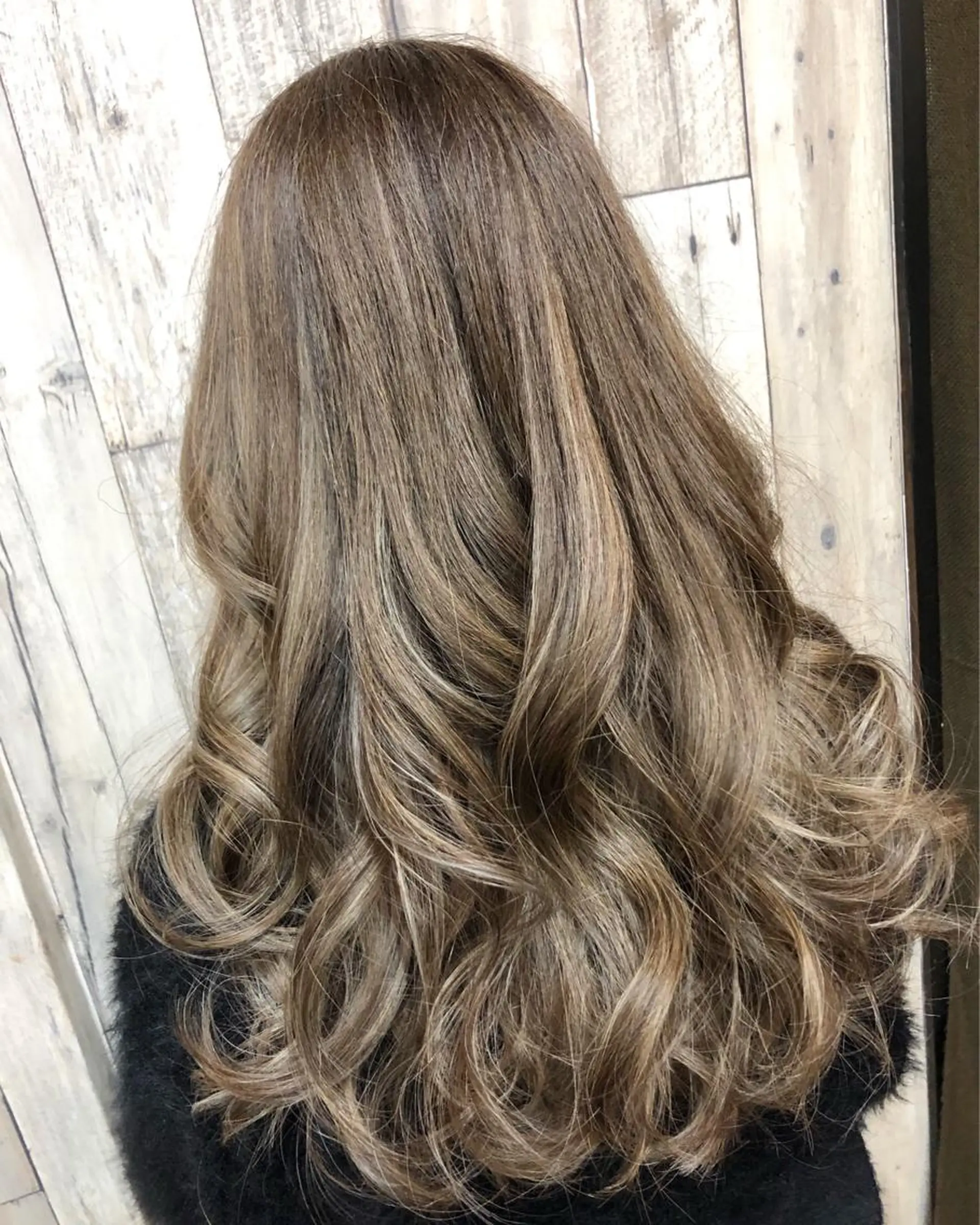 ロング カット ヘアカラー トリートメント 泉 大基のヘアスタイル