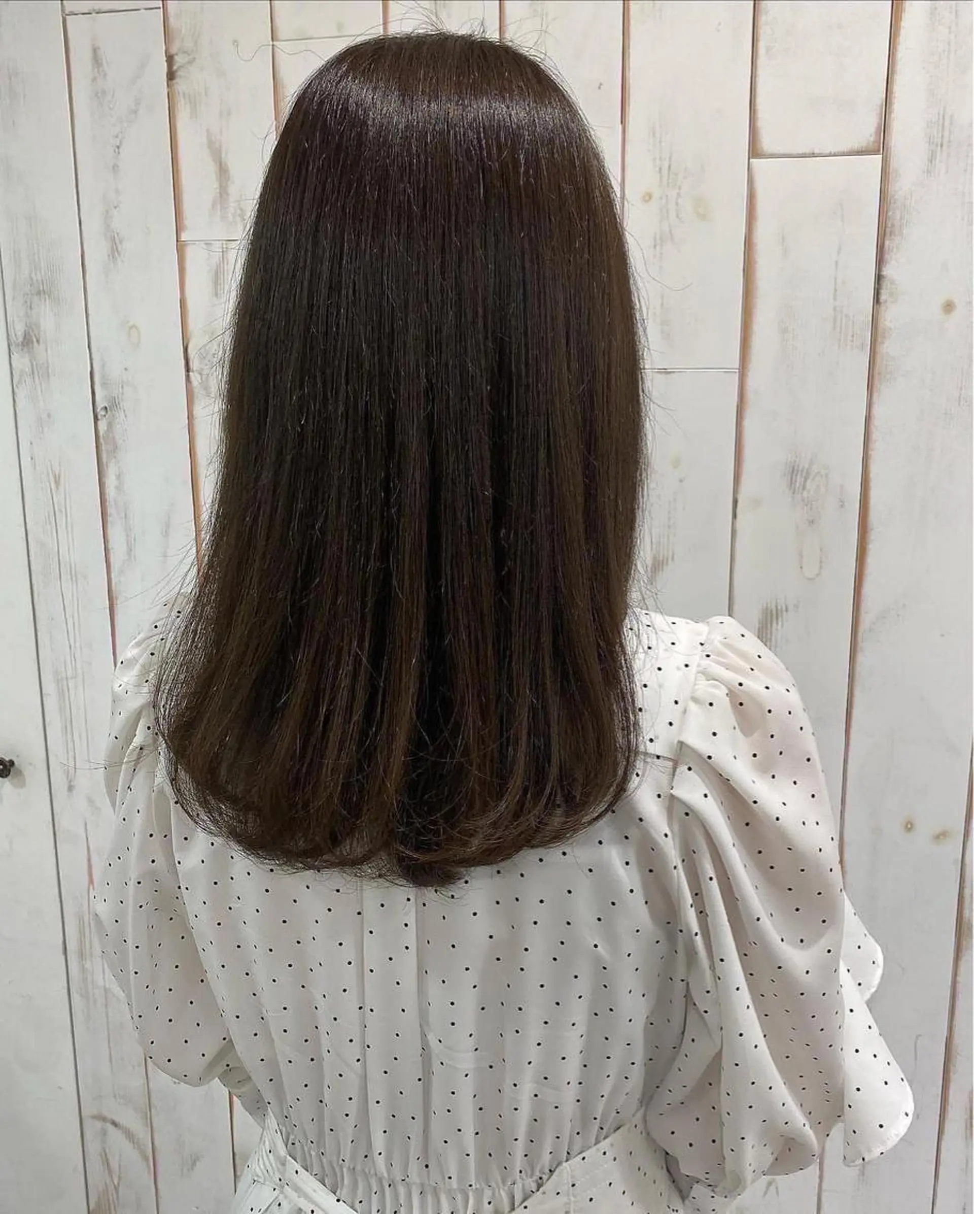 セミロング カラー ヘアアレンジ アッシュ アッシュブラウン ブラウンカラー レイヤーカット カット ヘアカラー 福壽 優奈のヘアスタイル