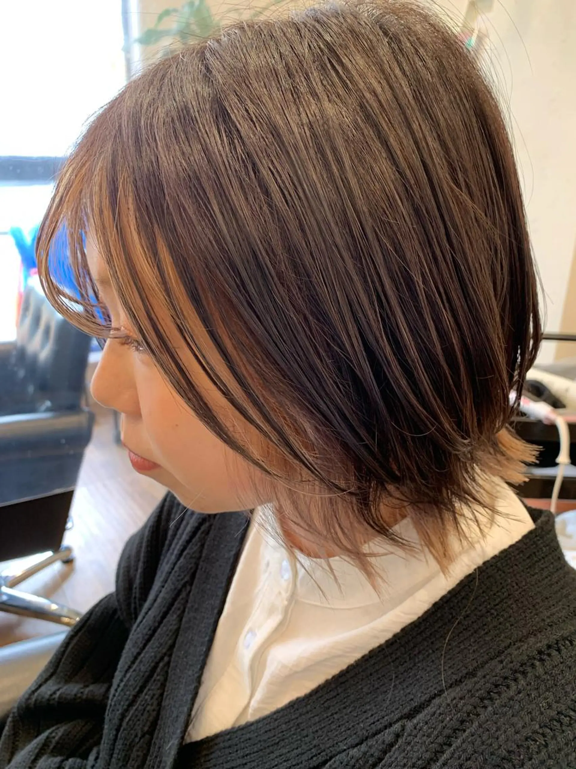 ミディアム カラー インナーカラー 美容しょうへいの店所属・吉川 茉由子のヘアスタイル