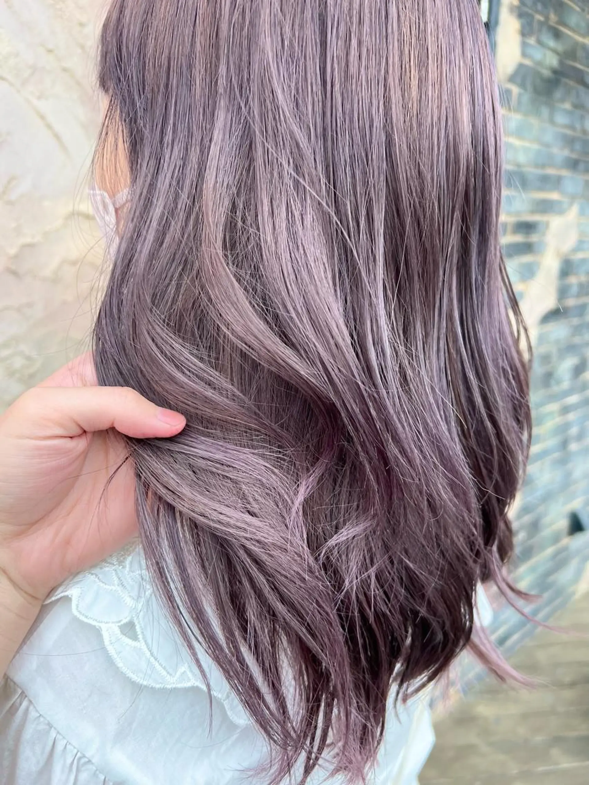 ロング ラベンダーベージュ ヘアカラー トリートメント 🩵小野 えりか🩷のヘアスタイル