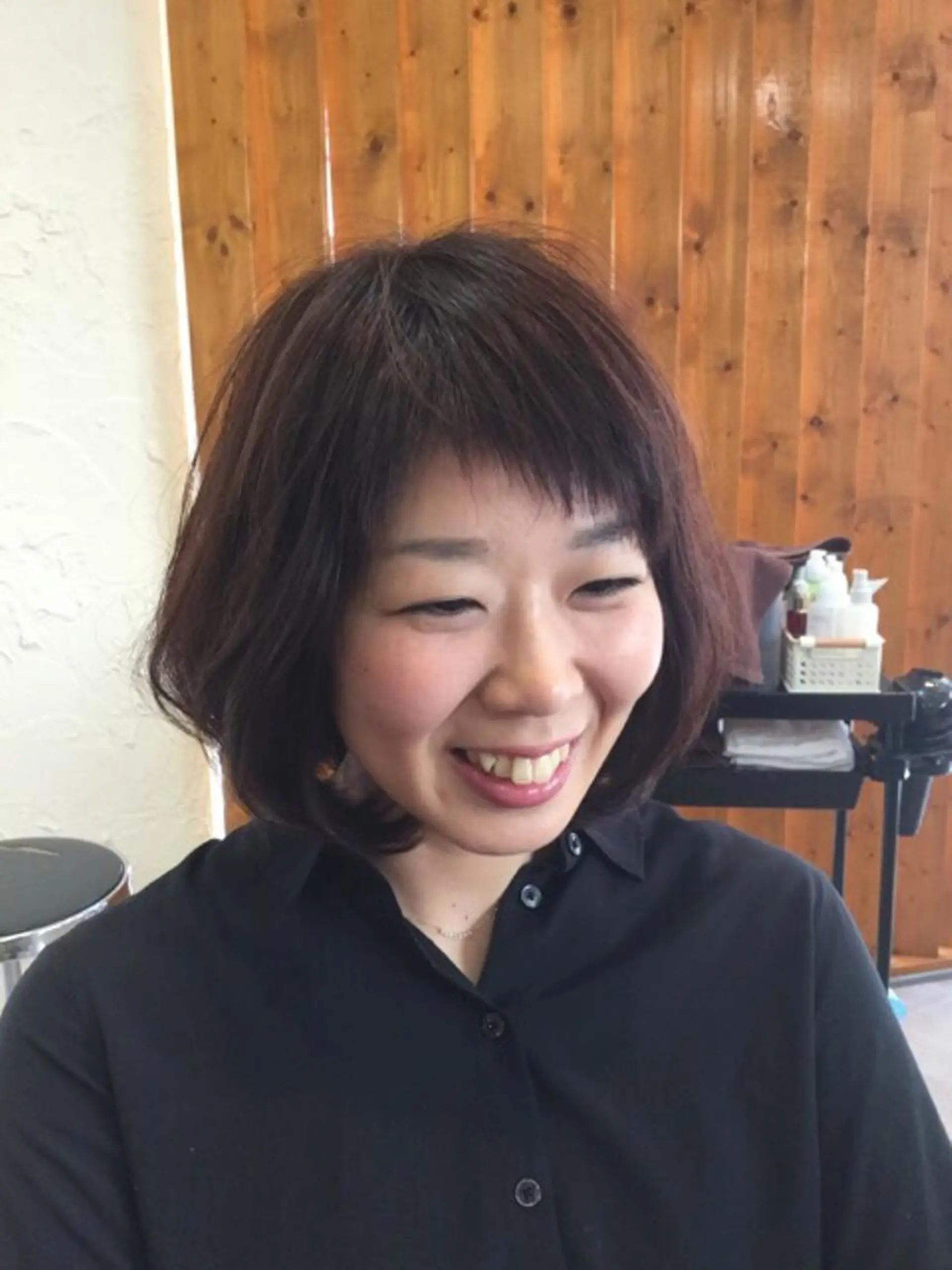 ショート ミディアム ボブ 斜めバング 平 一裕のヘアスタイル